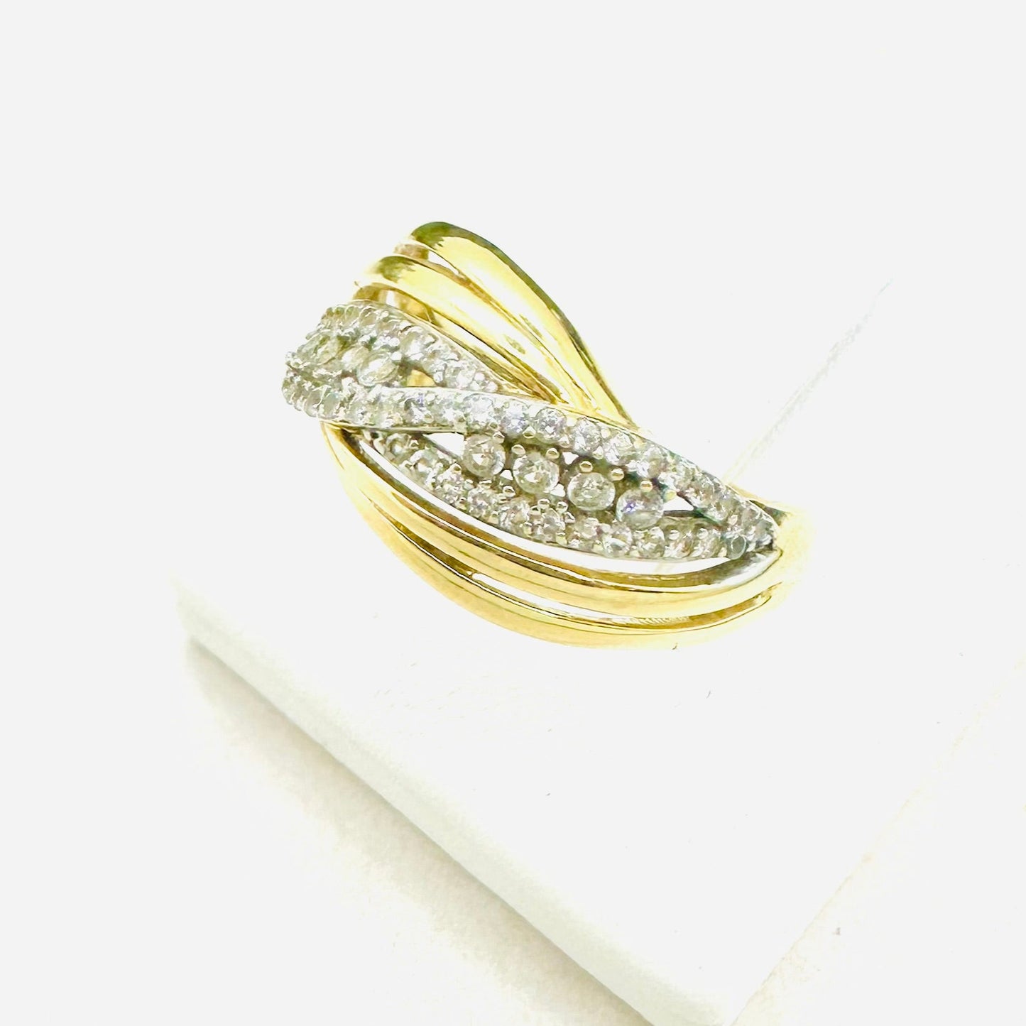Bague croisée or avec oxydes