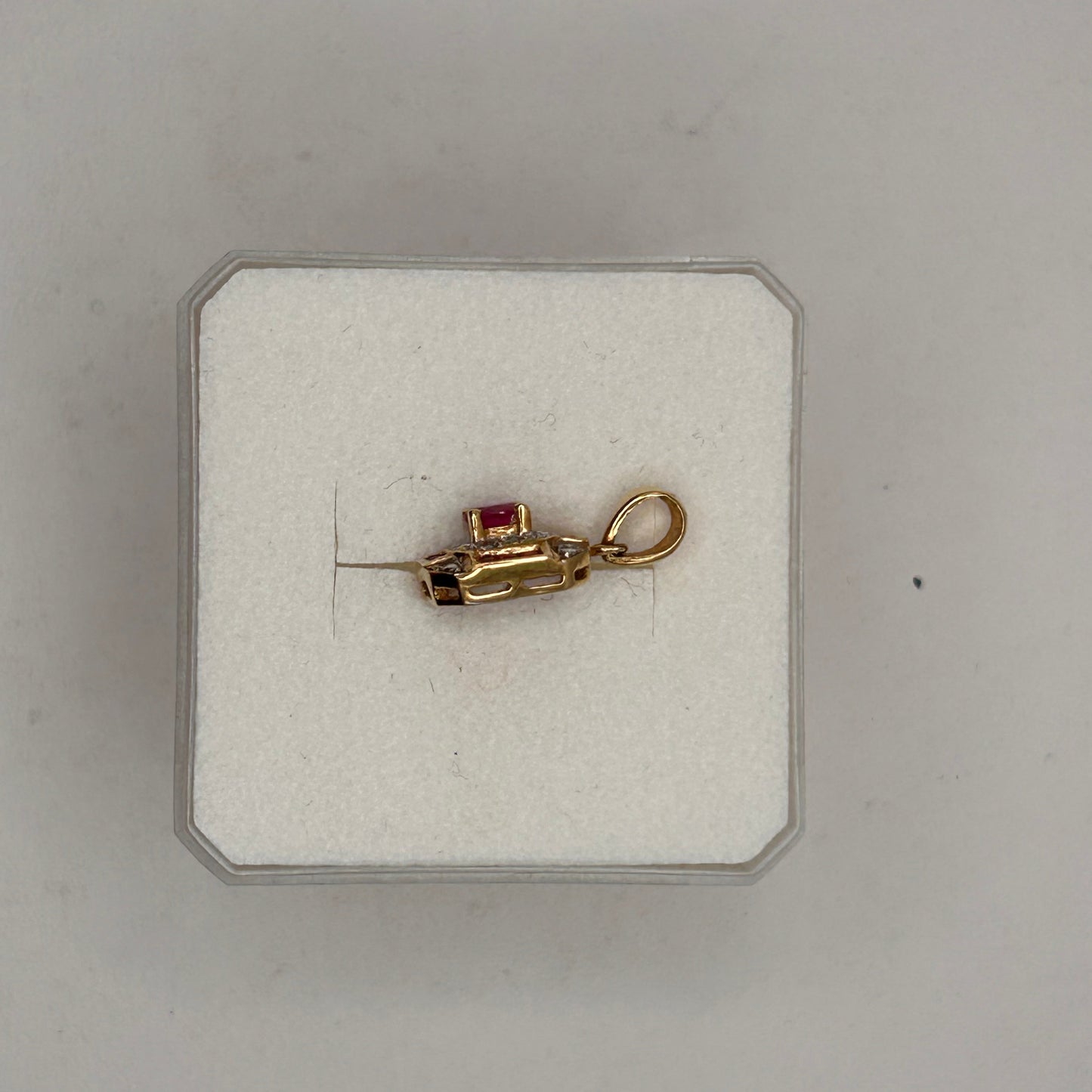 Pendentif Or Jaune 750/1000 avec Rubis et Diamants