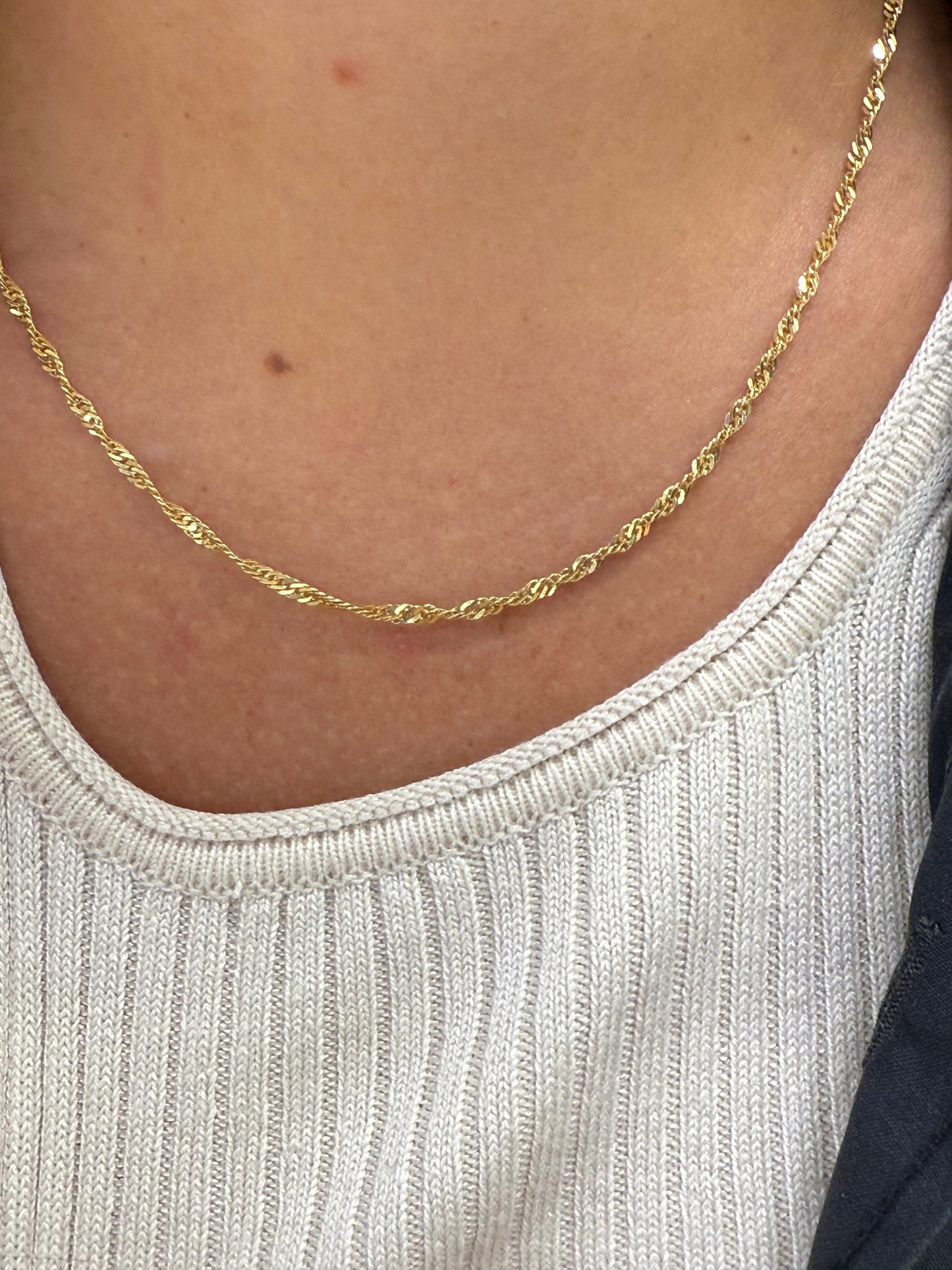 Collier torsadé en Or jaune 18k Lg 44cm