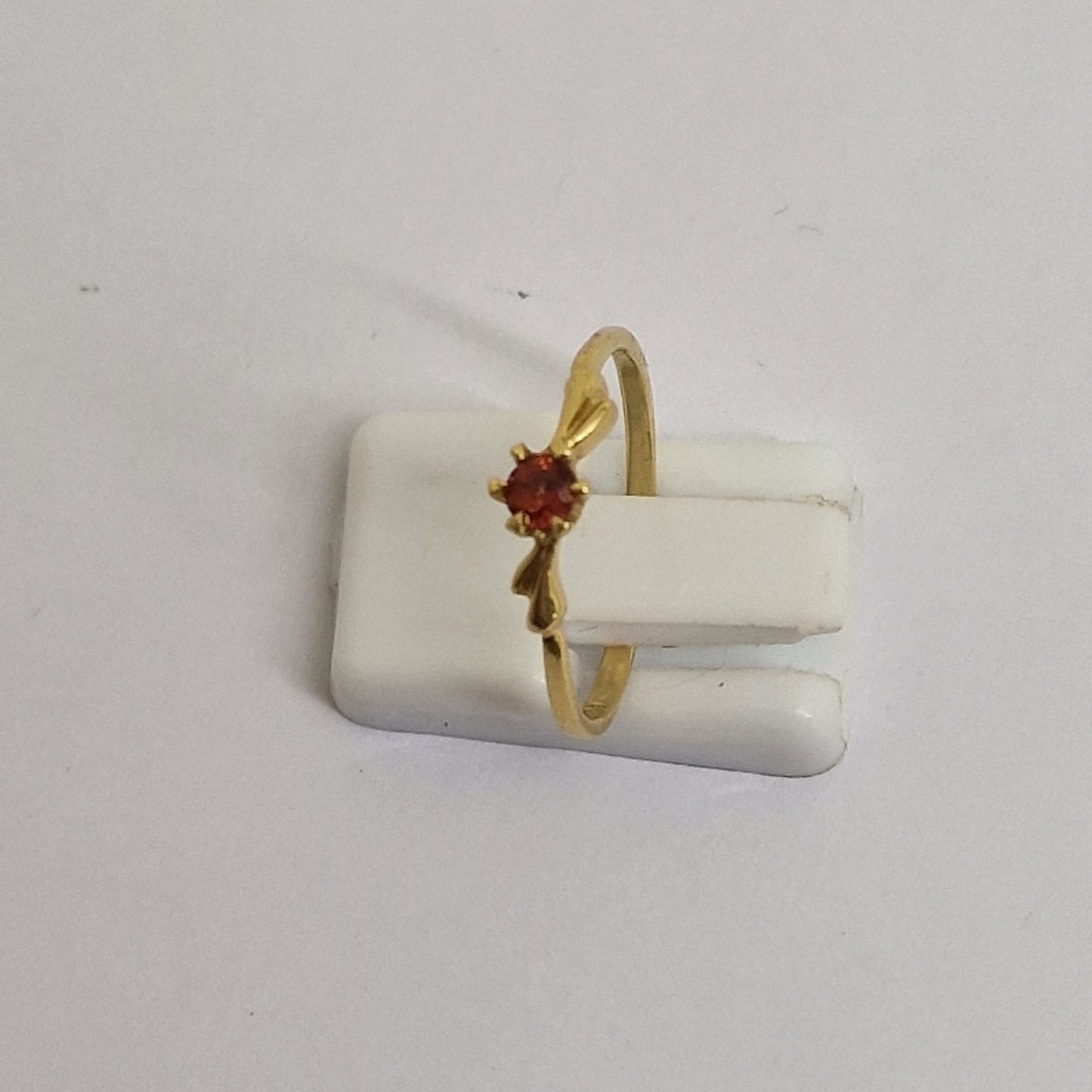 Solitaire Or Jaune 18 Carats avec Grenat 1.34 Grs - Taille 52