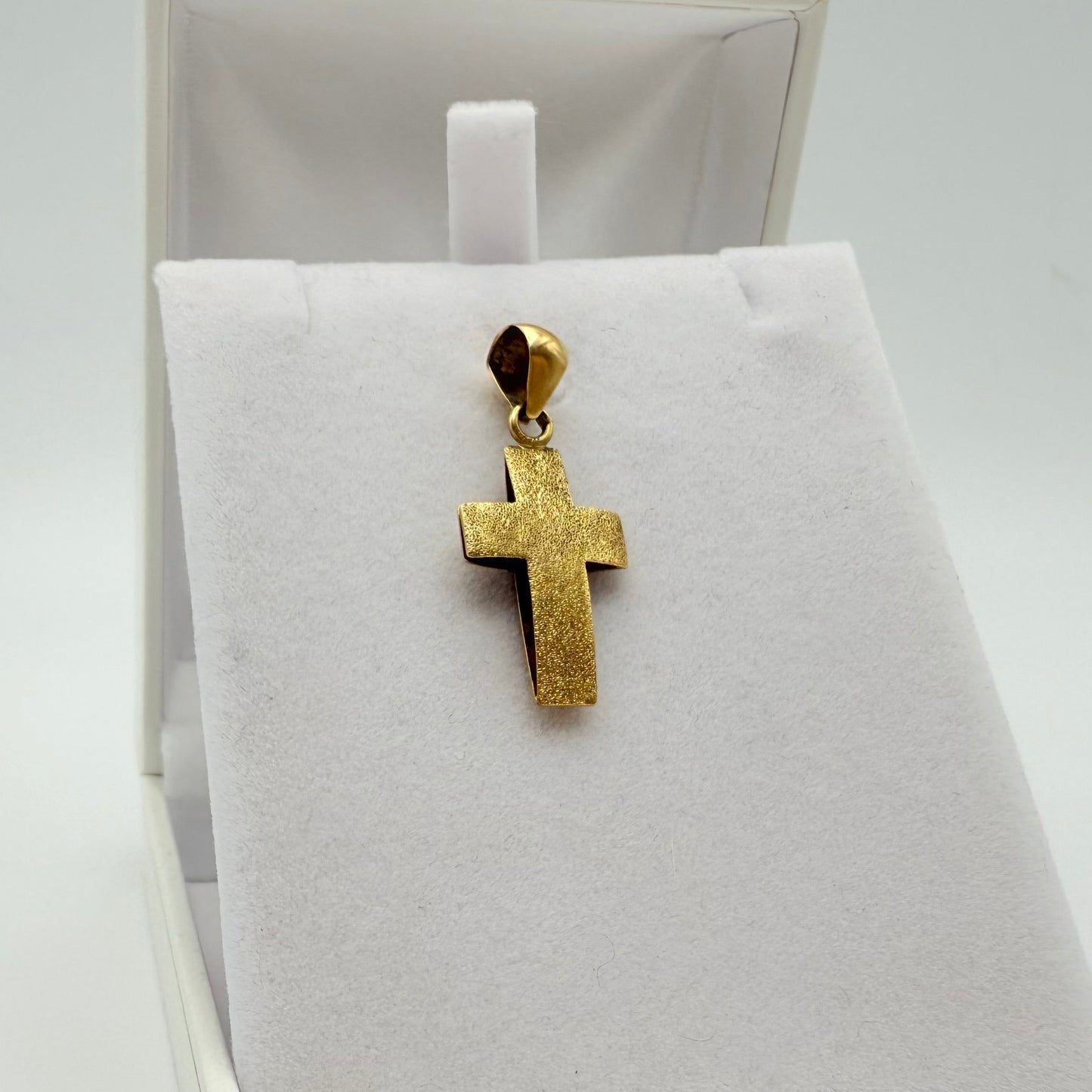 Pendentif Croix en Or Jaune 18K 1.97 Grs