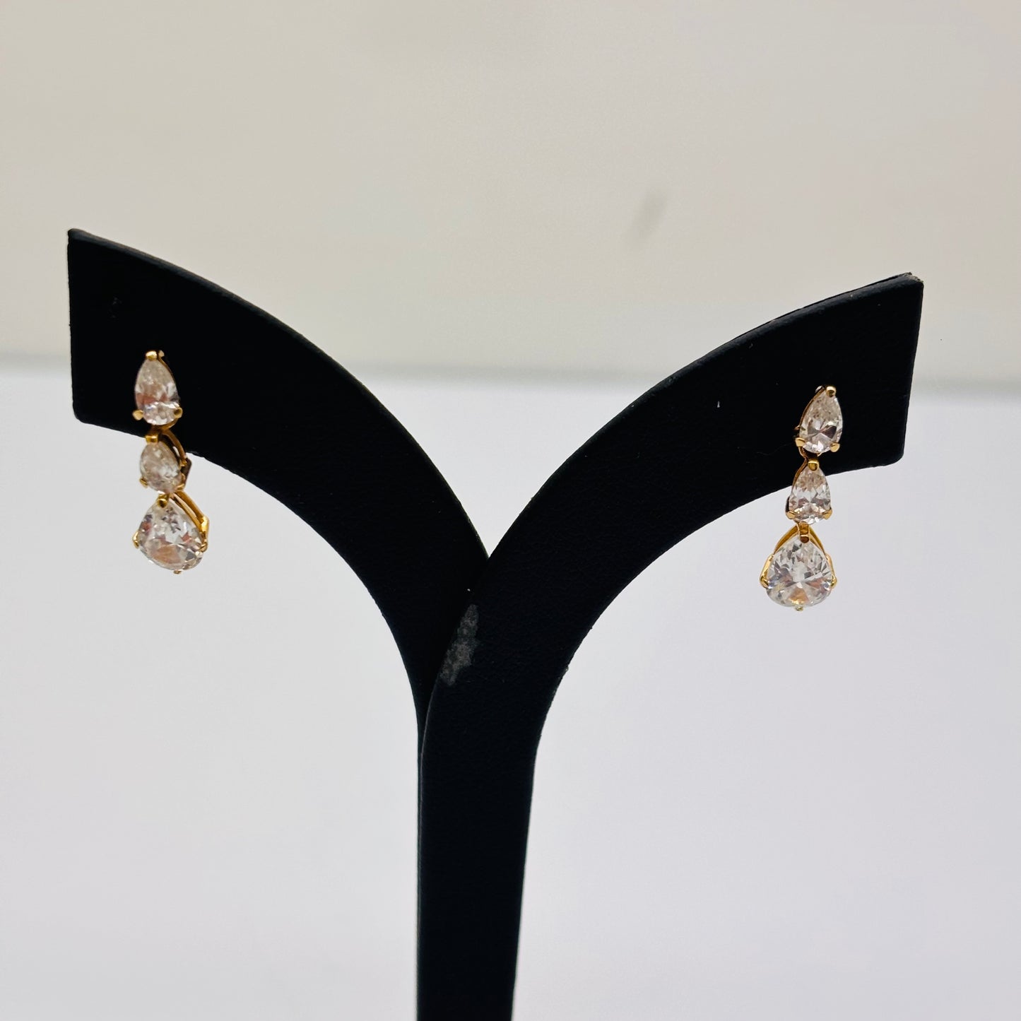 Boucles d'oreilles pendantes en or jaune 18K 1.72 Grs