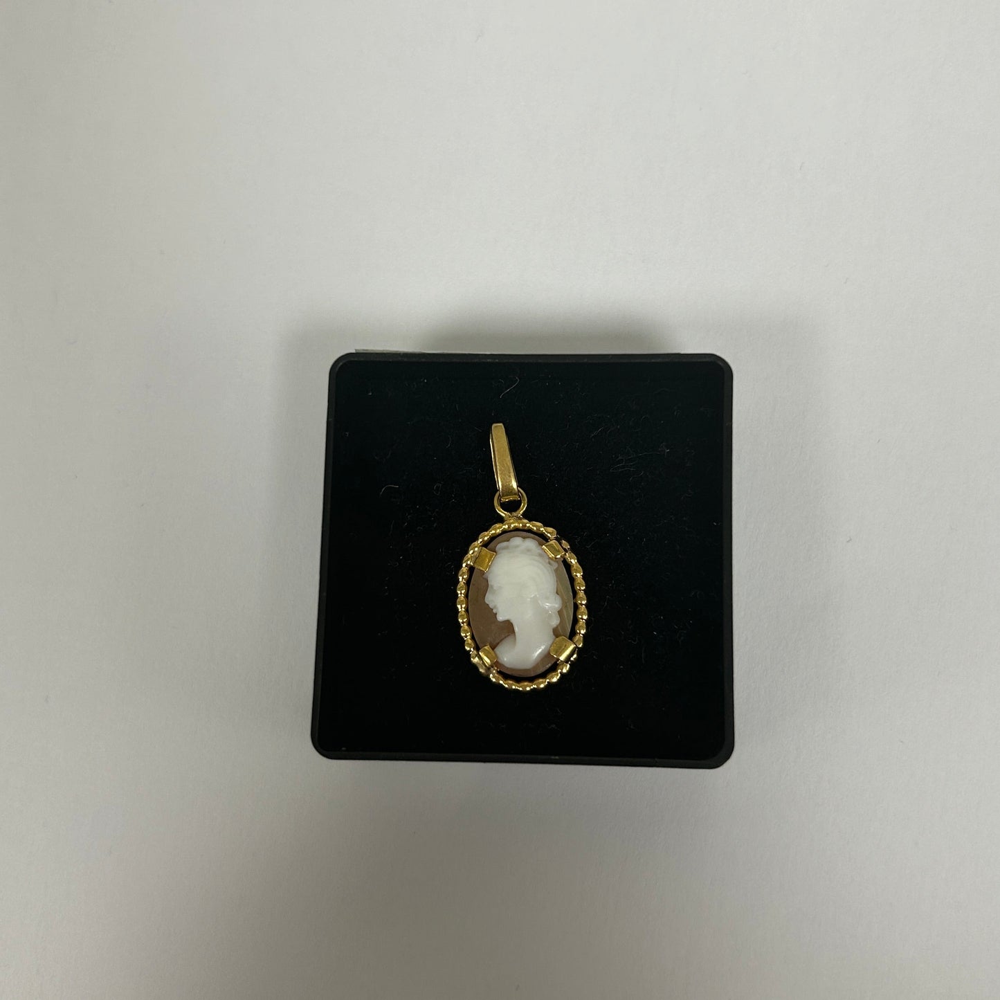 Pendentif Camée Or Jaune 18K 1.62 Grs