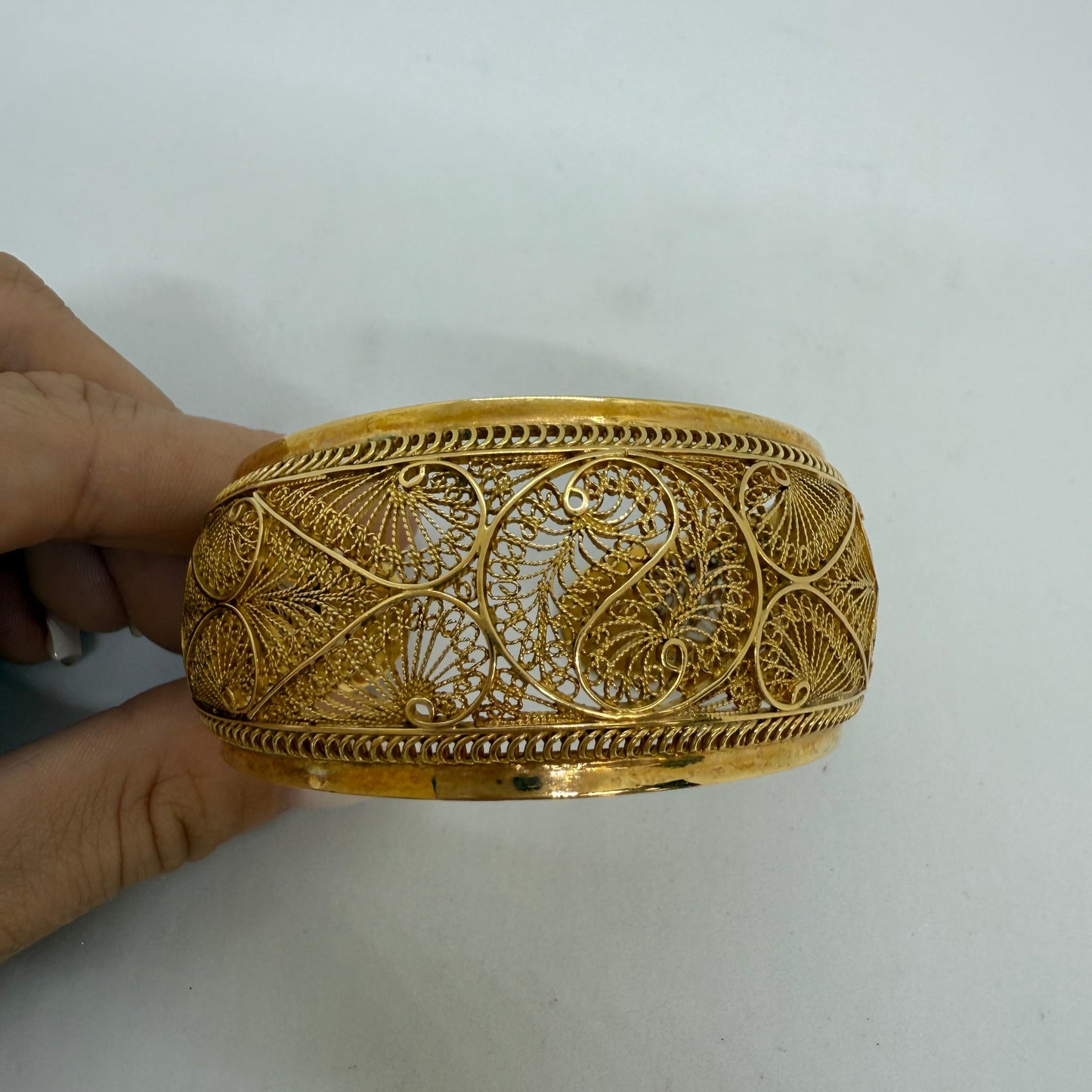 Bracelet jonc en or jaune 18K 30.86 Grs