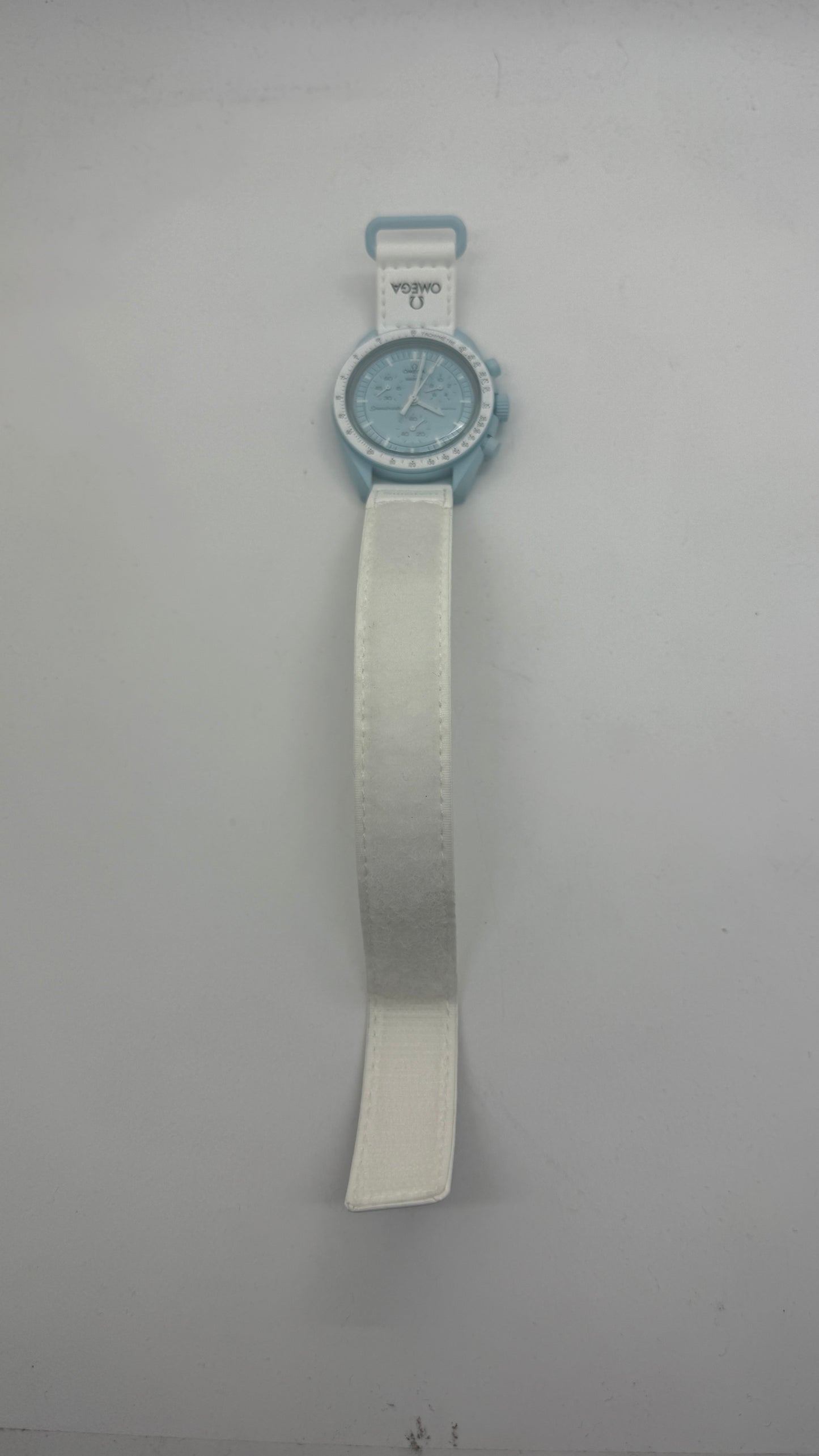 Montre Swatch Oméga Uranus 2022 Bleu Ciel Biocéramique VELCRO®