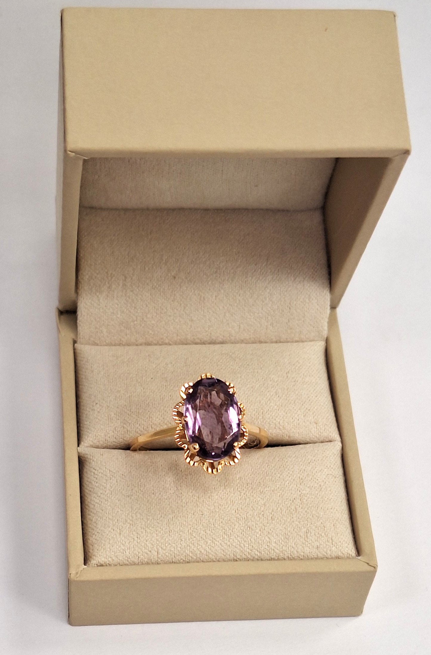 Bague en Or Jaune 18k avec Améthyste