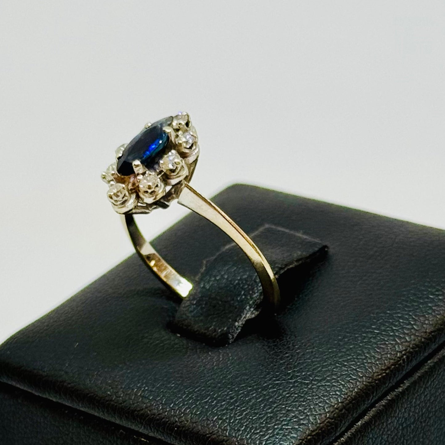 Bague Marguerite en Or Blanc et Oxyde de Zirconium