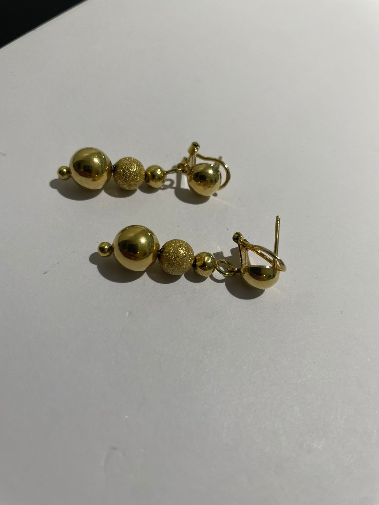 Boucles d'oreilles en or jaune 18K 5.08 Grs
