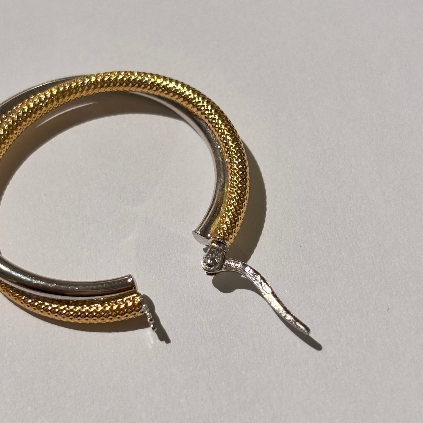 Boucles d'oreilles créoles en or jaune et blanc 18k - 4.34 Grs