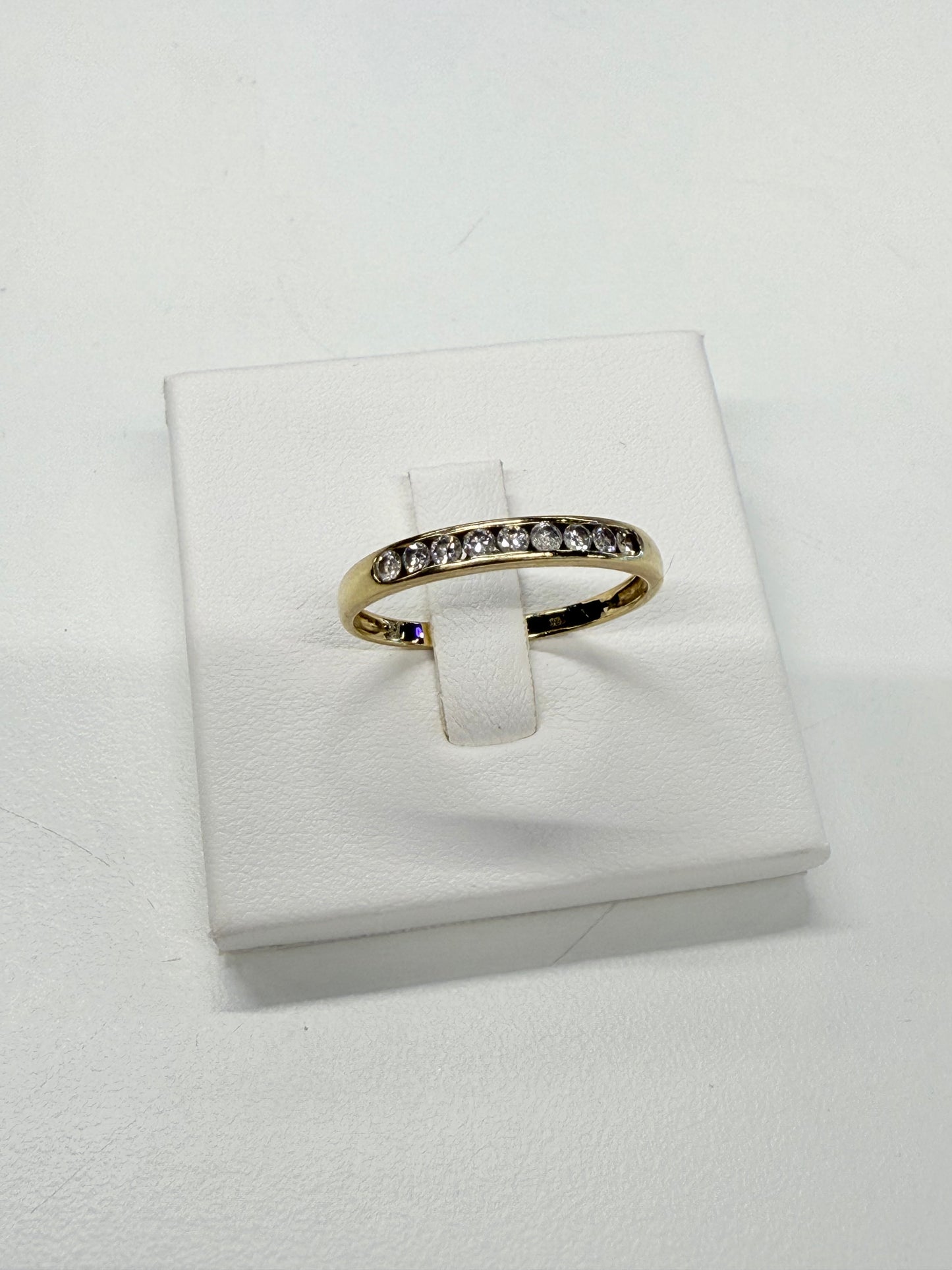 Bague demi tour en or jaune 18k et diamants