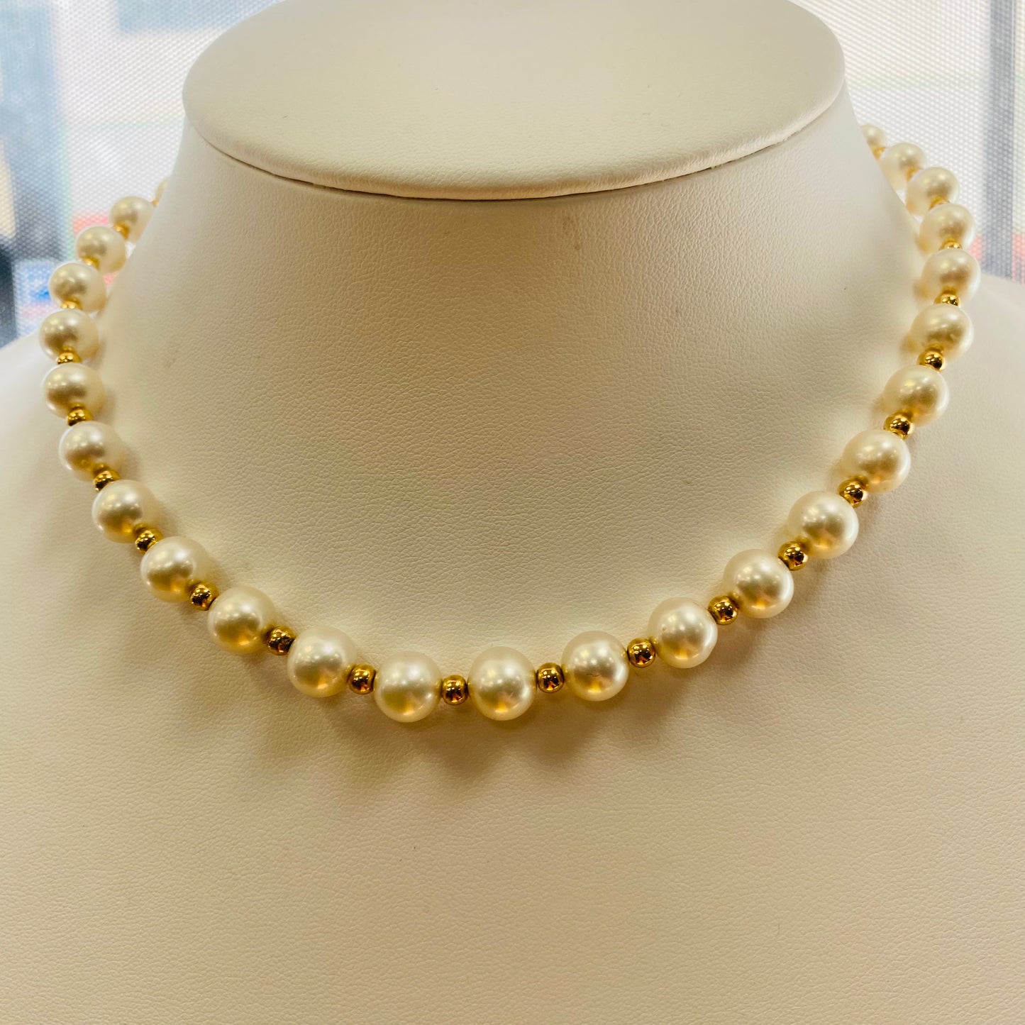 Collier Ras du Cou en Or Jaune 18 Carats avec Perles et Boules