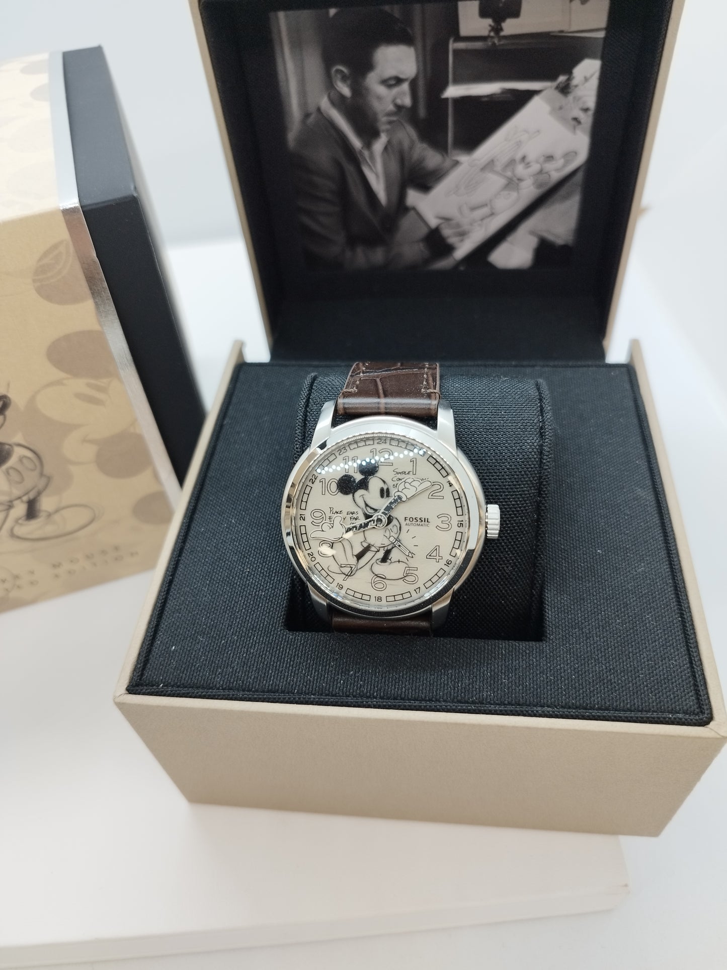 Montre Fossil Mickey Mouse 2023 en Très Bon Etat