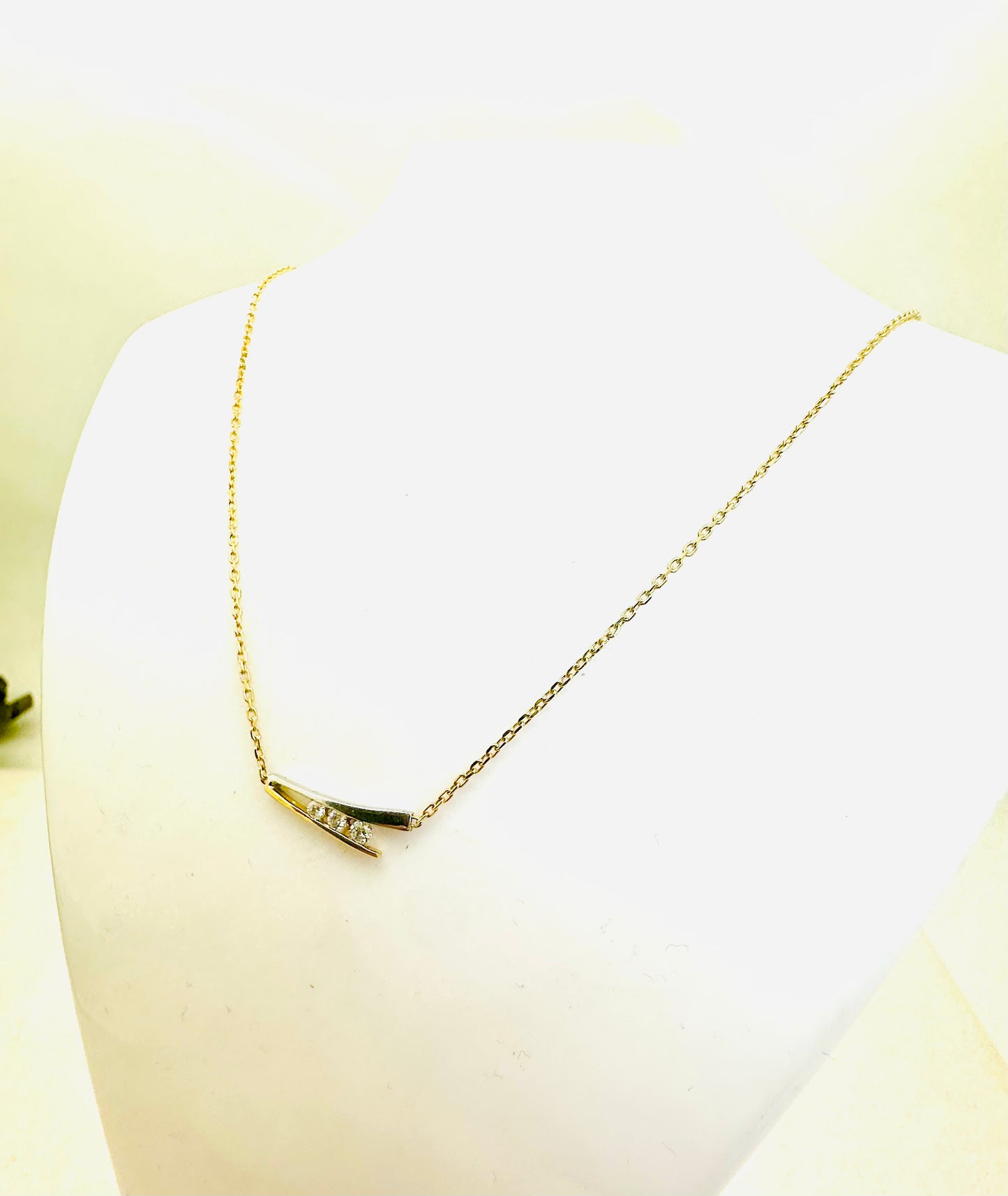 Collier Princesse en Or Blanc 18 Carats avec Diamants