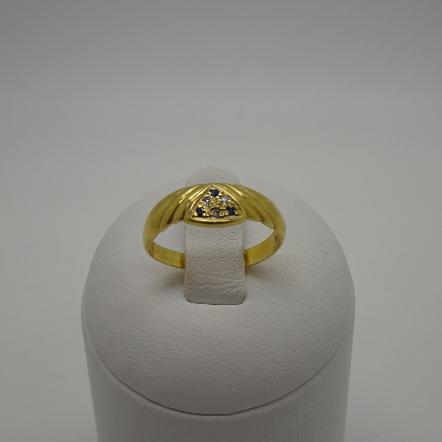 Bague Diamants et Spinelle Bleu en Or Jaune 18K