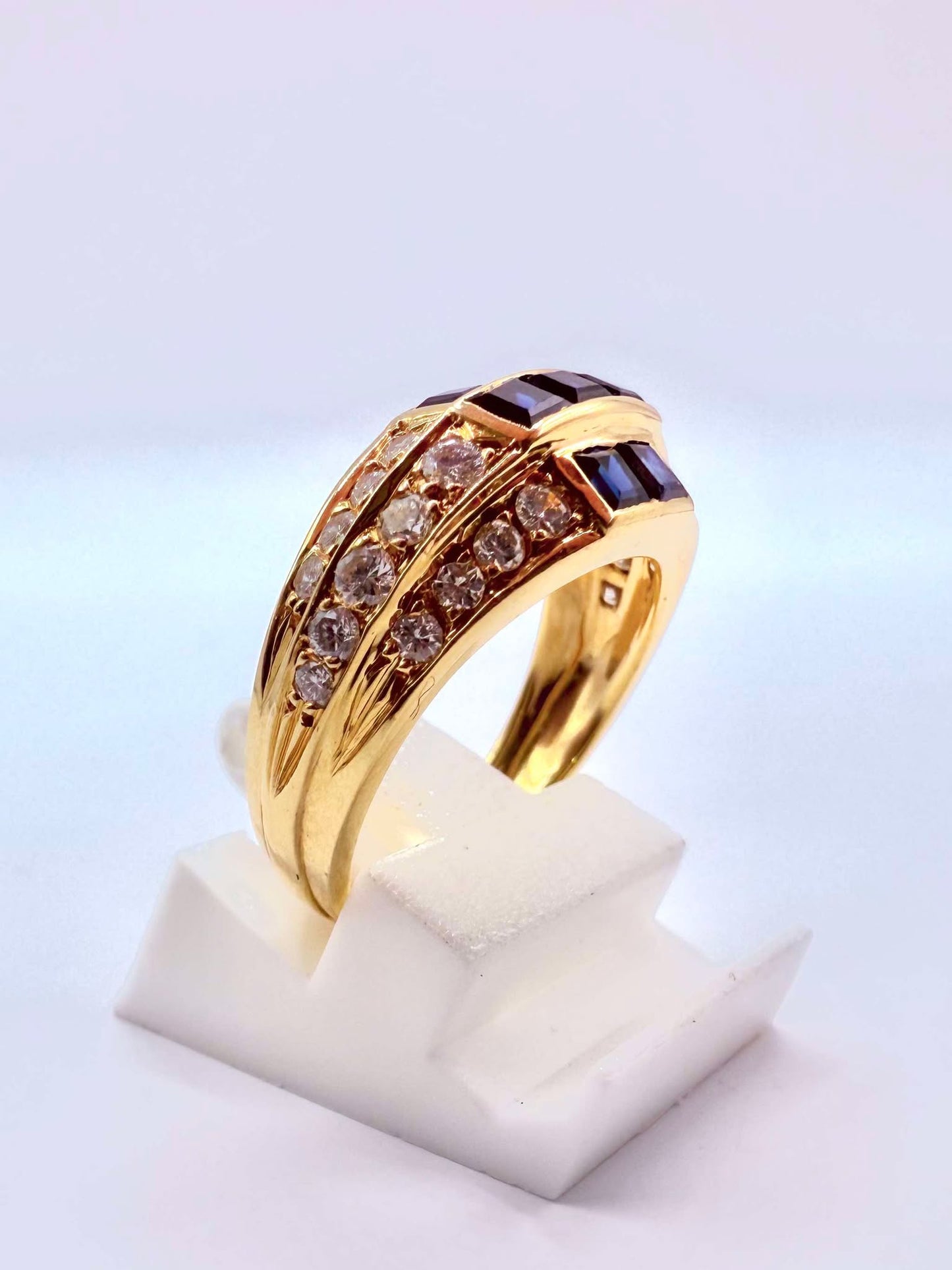 Bague Or Jaune 18K 26 Diamants + 7 Pierres Bleues
