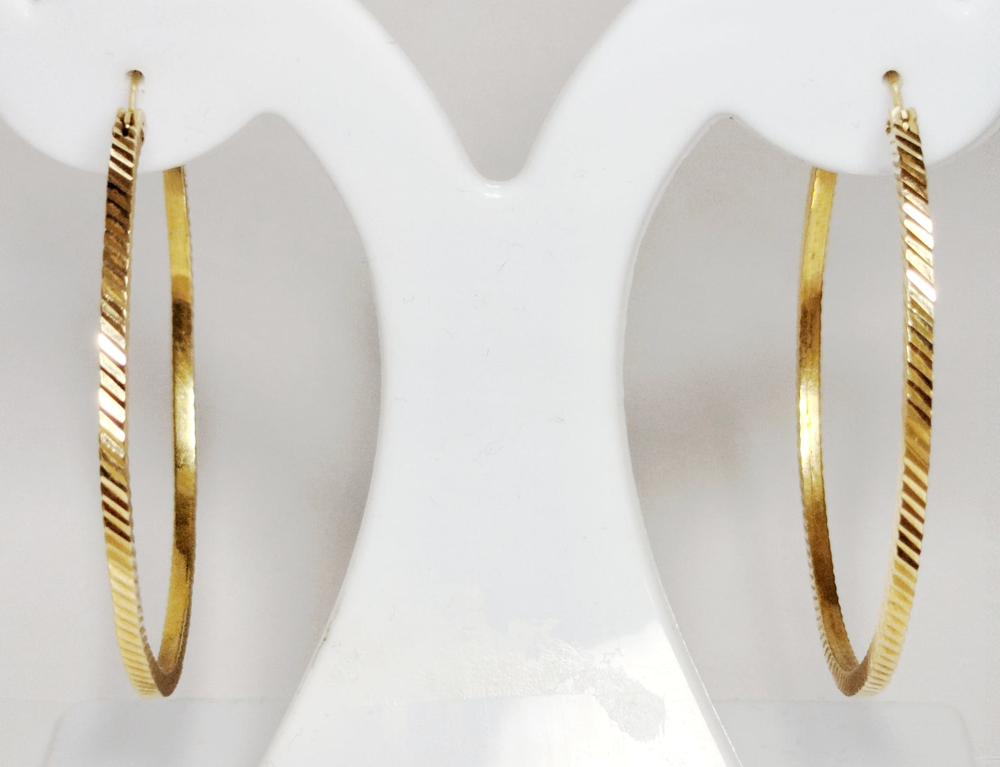 Boucles d'oreilles créoles en or jaune 18K 7.29 Grs