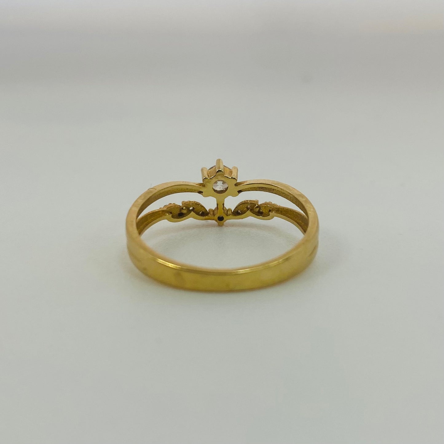 Bague Or Jaune 18K avec 10 Oxyde de Zirconium
