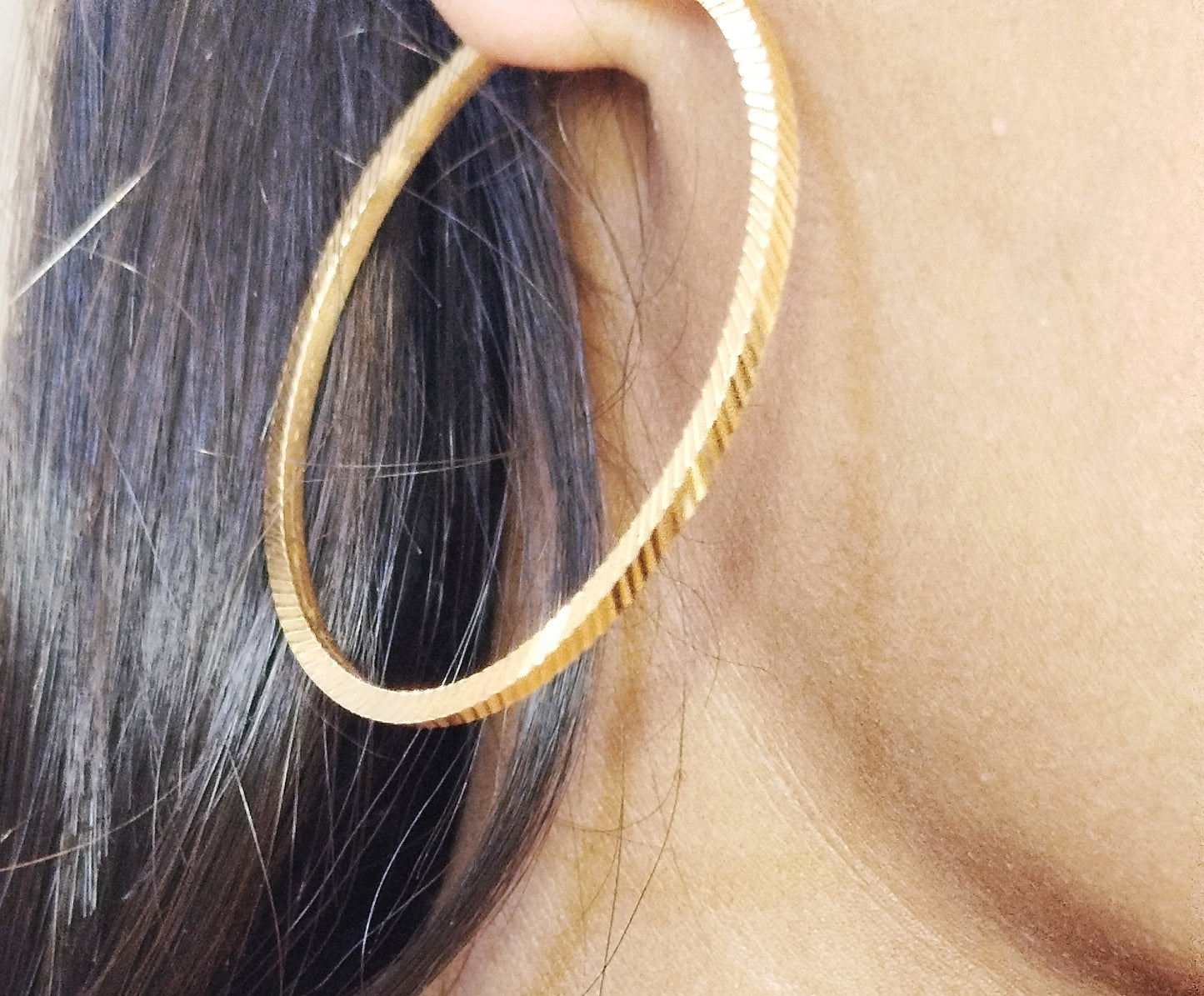 Boucles d'oreilles créoles en or jaune 18K 7.29 Grs