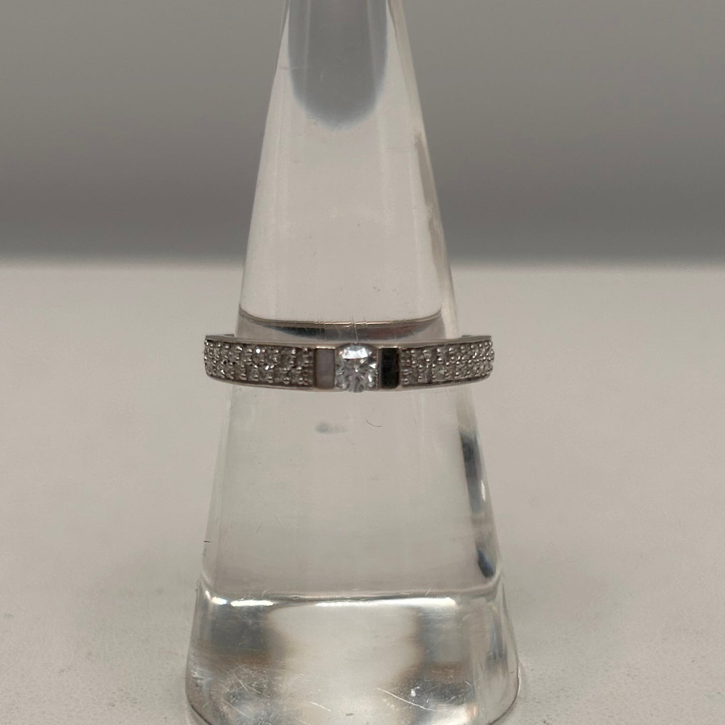 Bague Alliance Diamantée en Or Blanc 18K