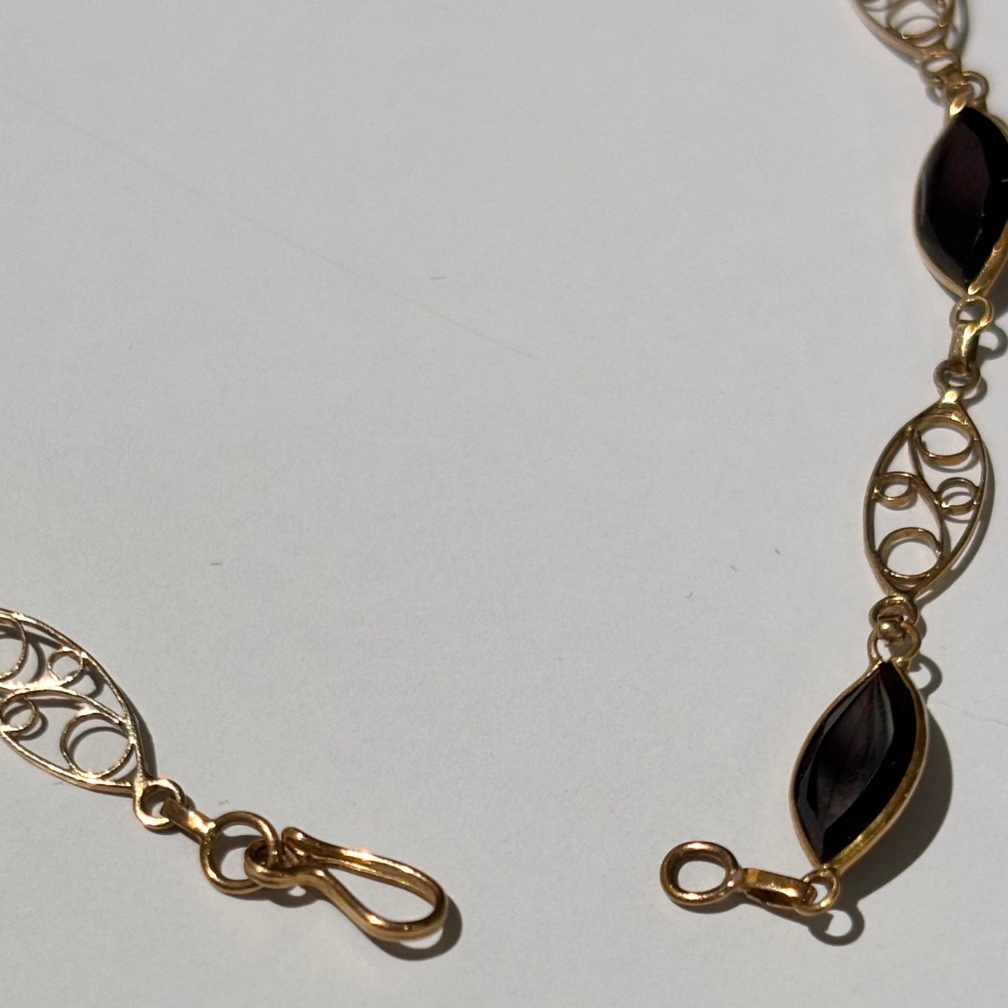 Bracelet Figaro Or Jaune 18k avec 6 Grenat