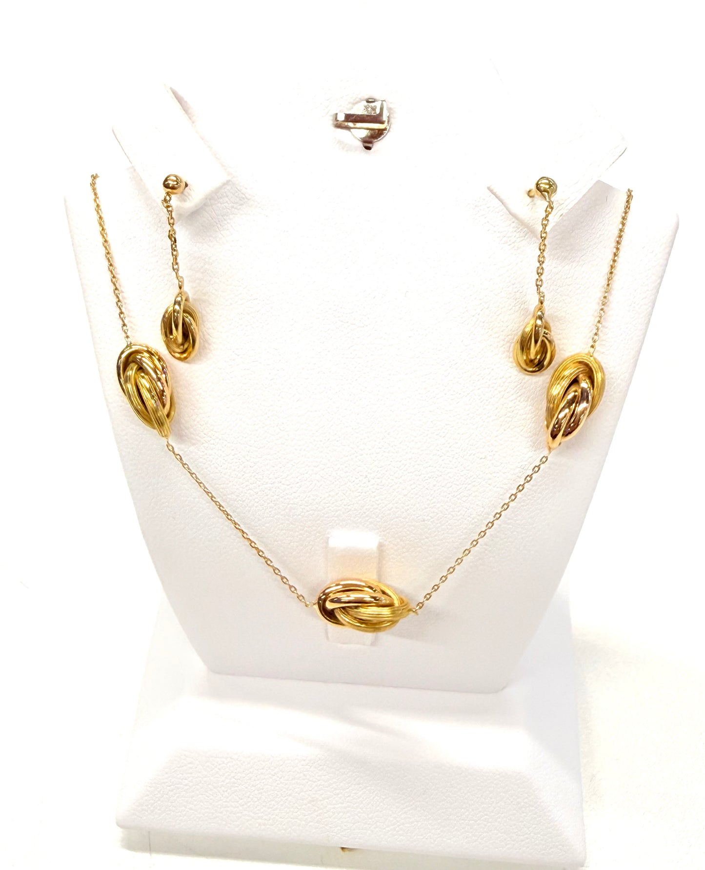 Parure collier et boucles oreilles en or jaune 18k 3.96 Grs