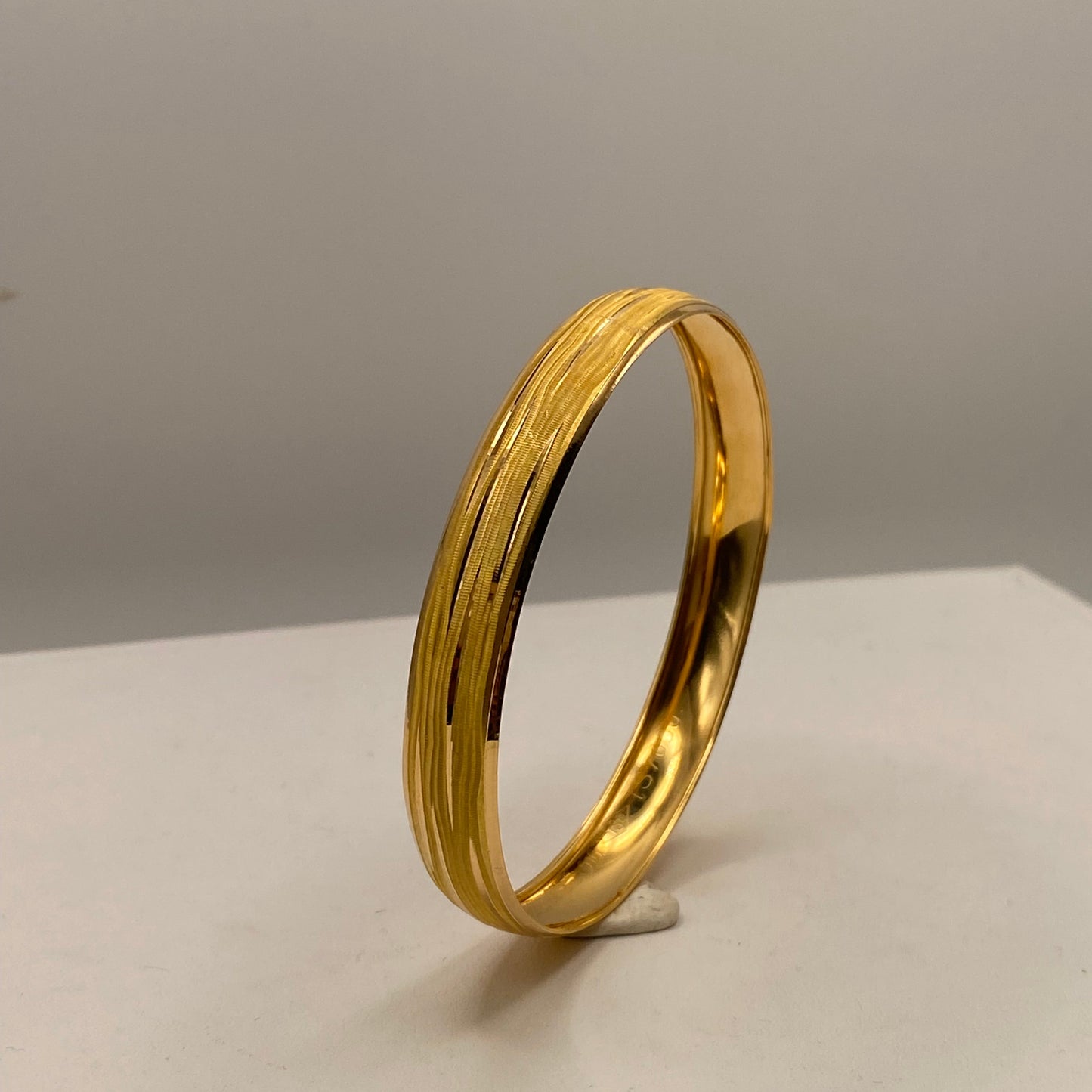 Bracelet Jonc Ciselé en Or Jaune 22K - 9.35g