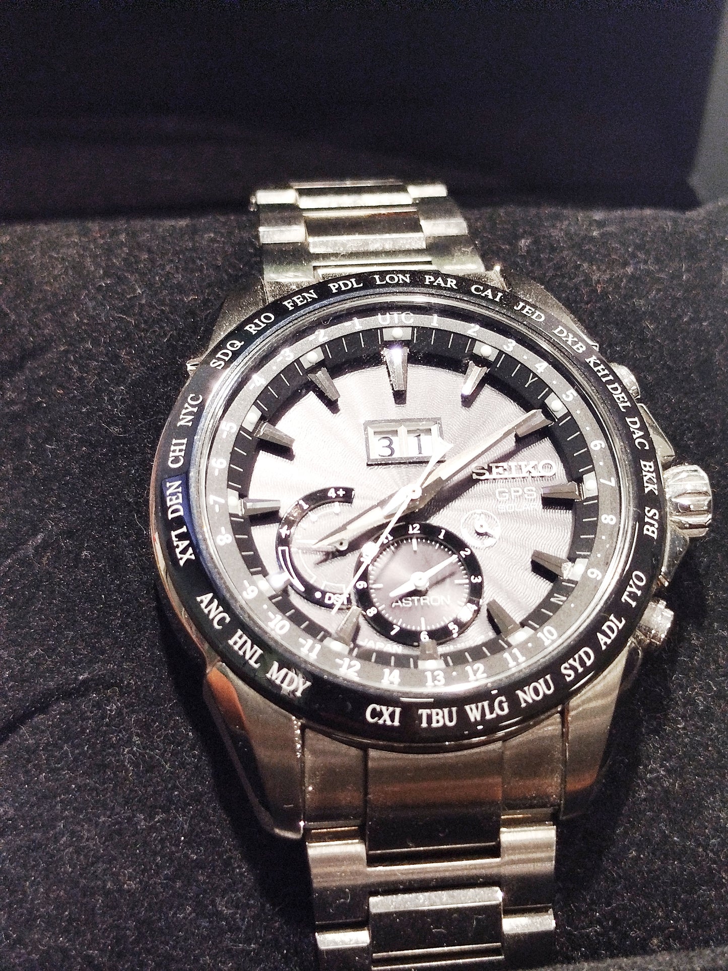 Montre Seiko Astron SBX149, Chronographe, Acier Noir, 2010 Très Bon Etat