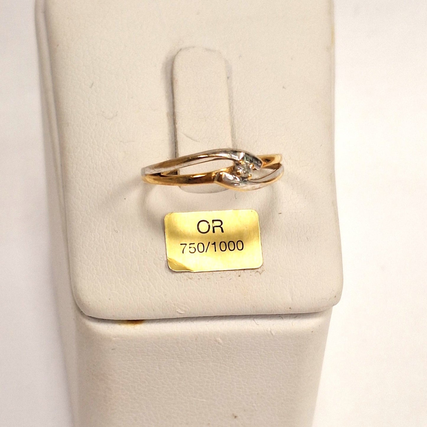 Solitaire en Or Jaune 18K avec Diamant 0.02ct