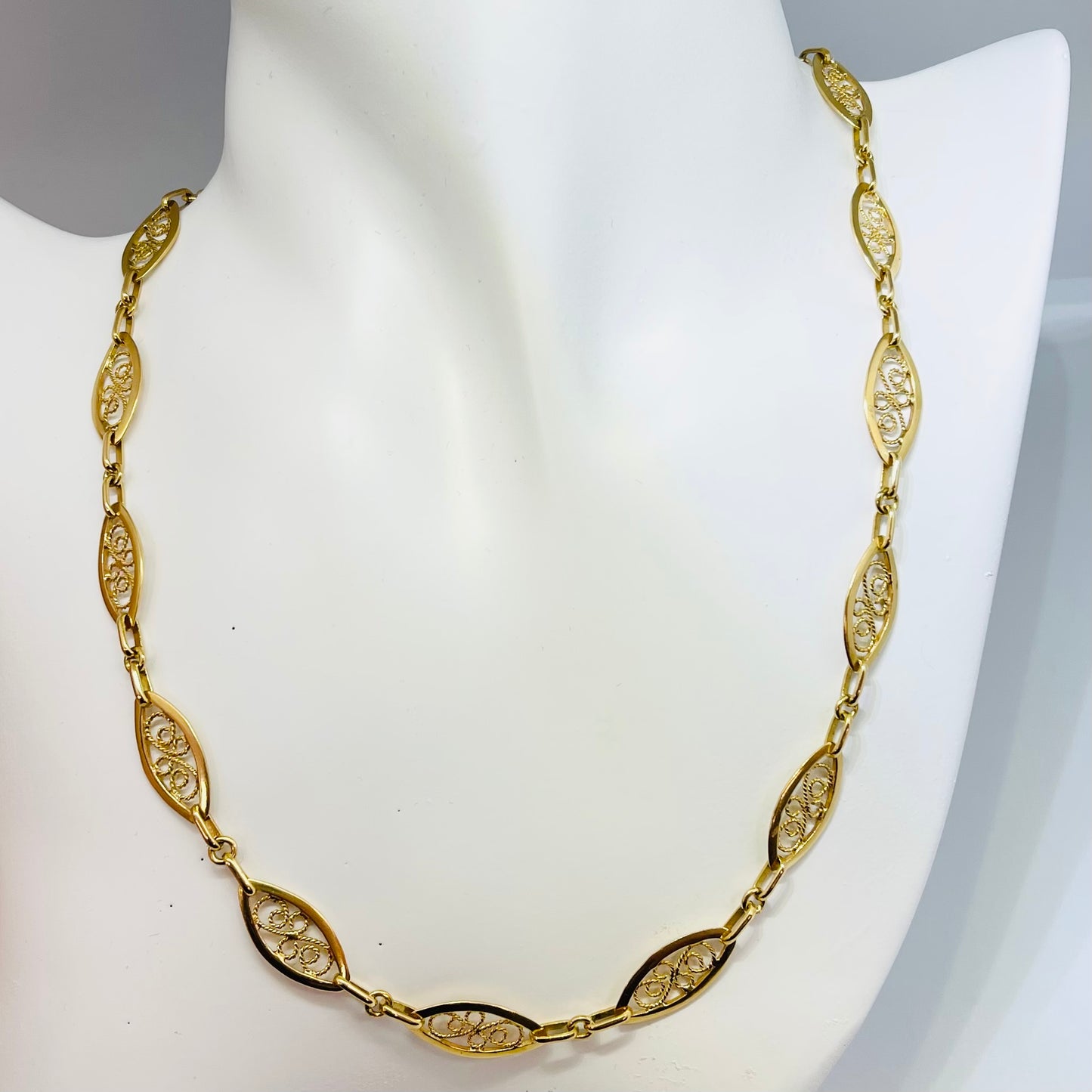Collier Ras du Cou en Or Jaune 18K 21.54 Grs