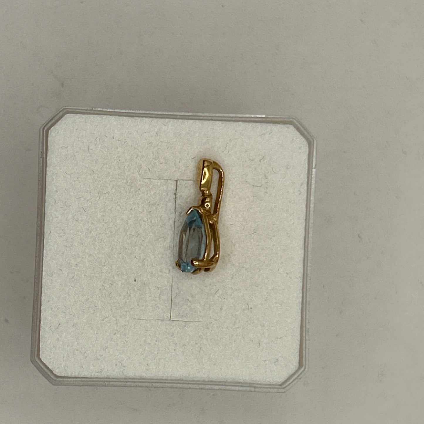 Pendentif Médaille Or Jaune 18K avec Topaze
