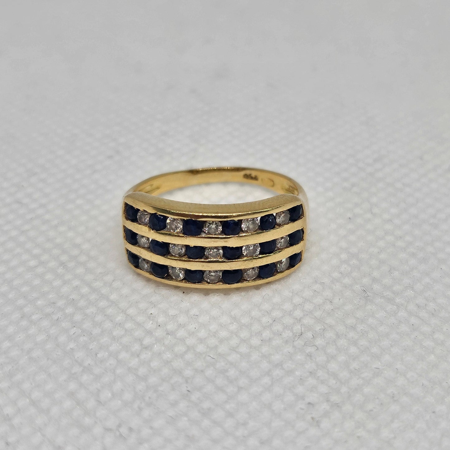 Bagues en or jaune avec saphir et diamants Taille -52