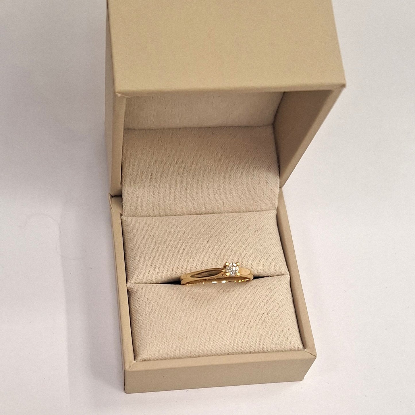 Solitaire en Or Jaune 18K avec Diamant 0.1ct