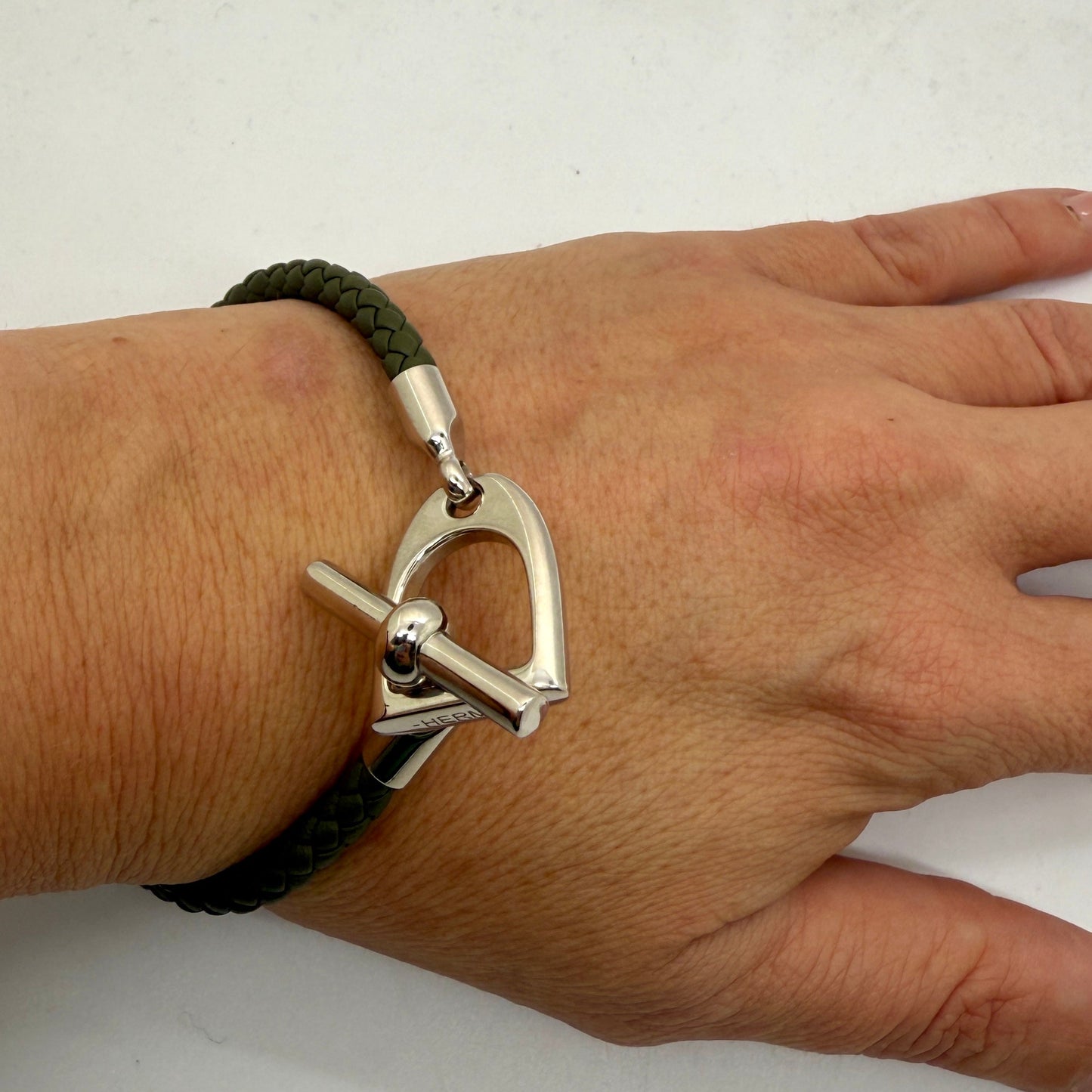 Bracelet Hermès en cuir tressé avec fermoir Glénan Comme Neuve