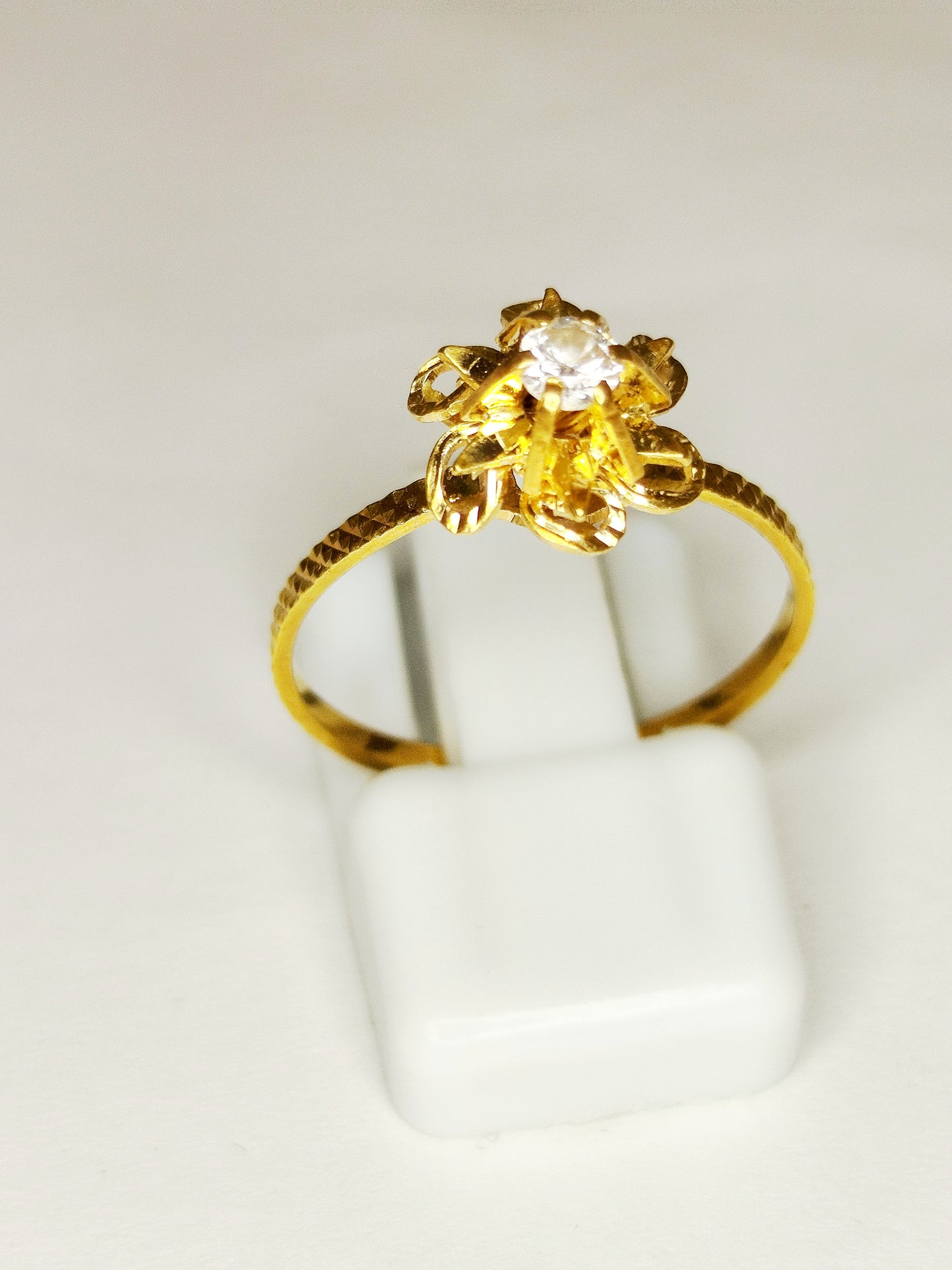 Bagues Chou en Or Jaune 18K avec Oxyde de Zirconium