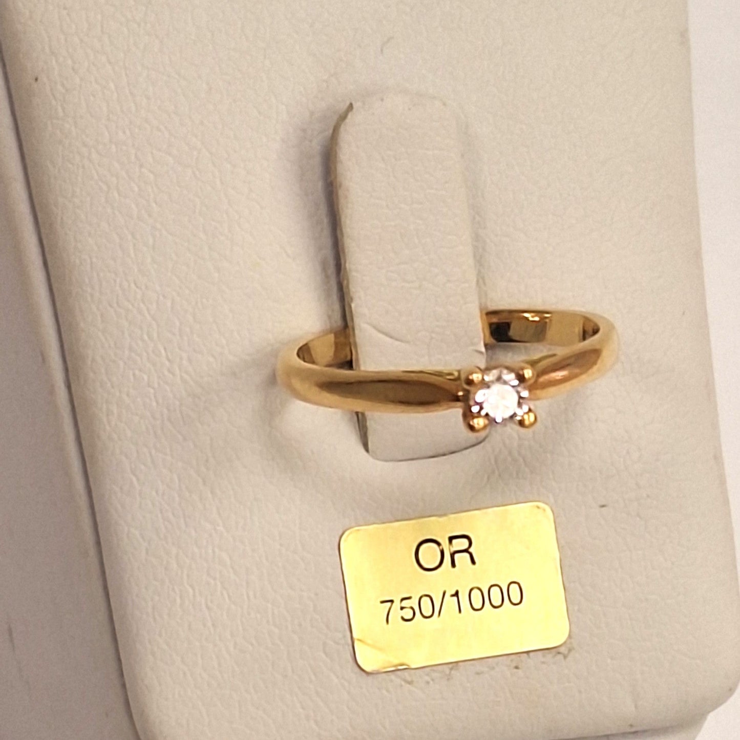 Solitaire en Or Jaune 18K avec Diamant 0.1ct