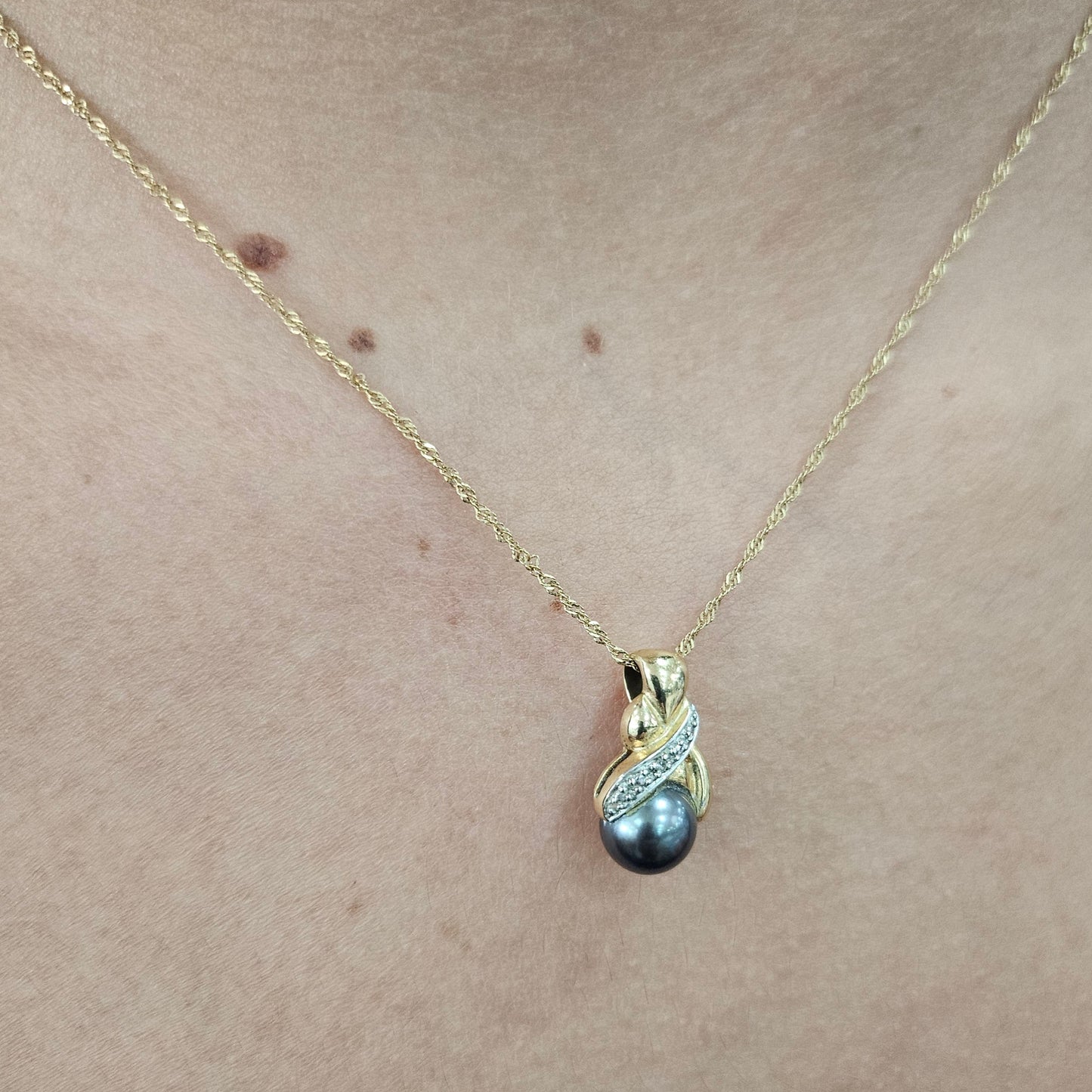 Collier en Or Jaune avec Perles et Diamants Longueur -22.50 cm