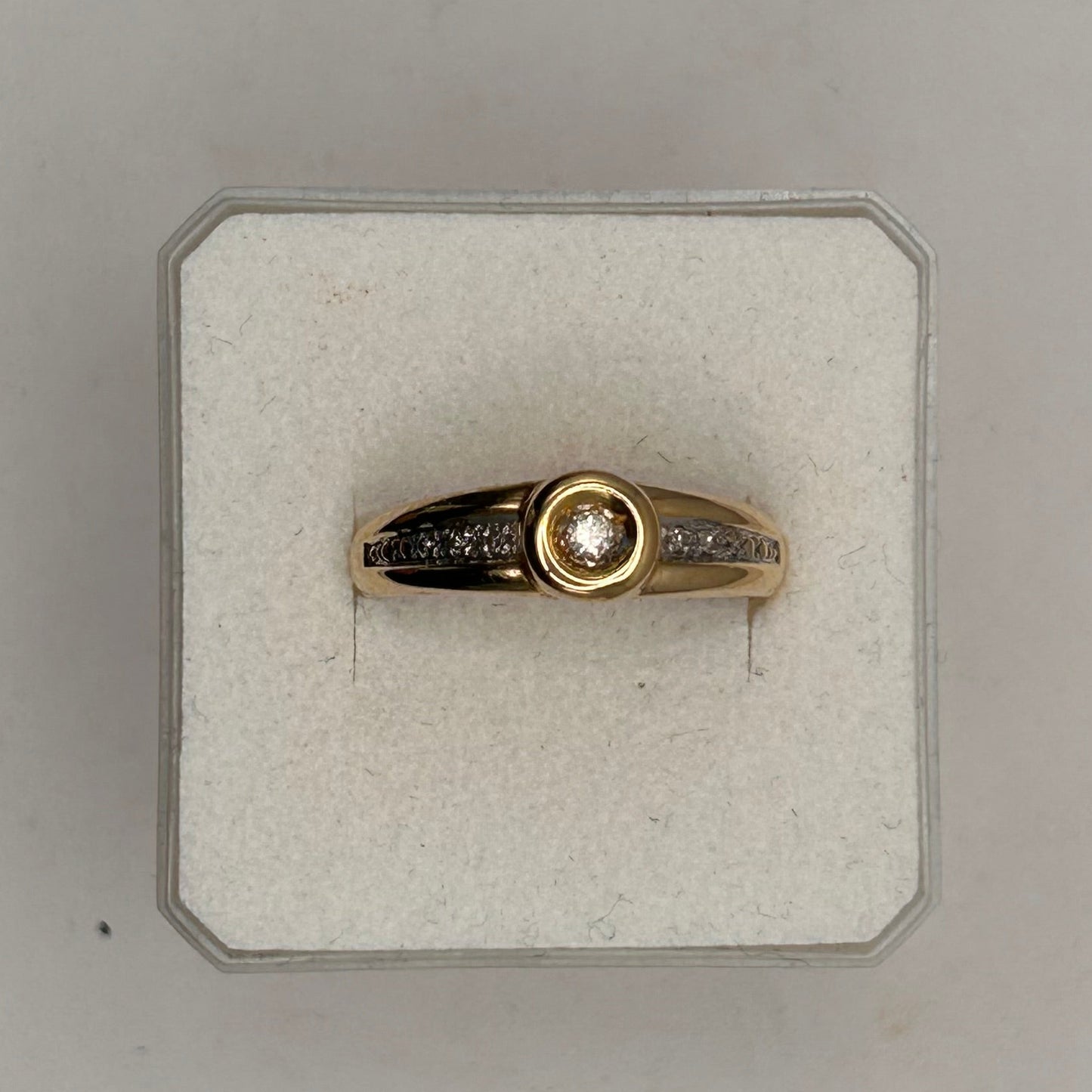 Bague en Or Jaune 18K avec Diamants 0.05ct