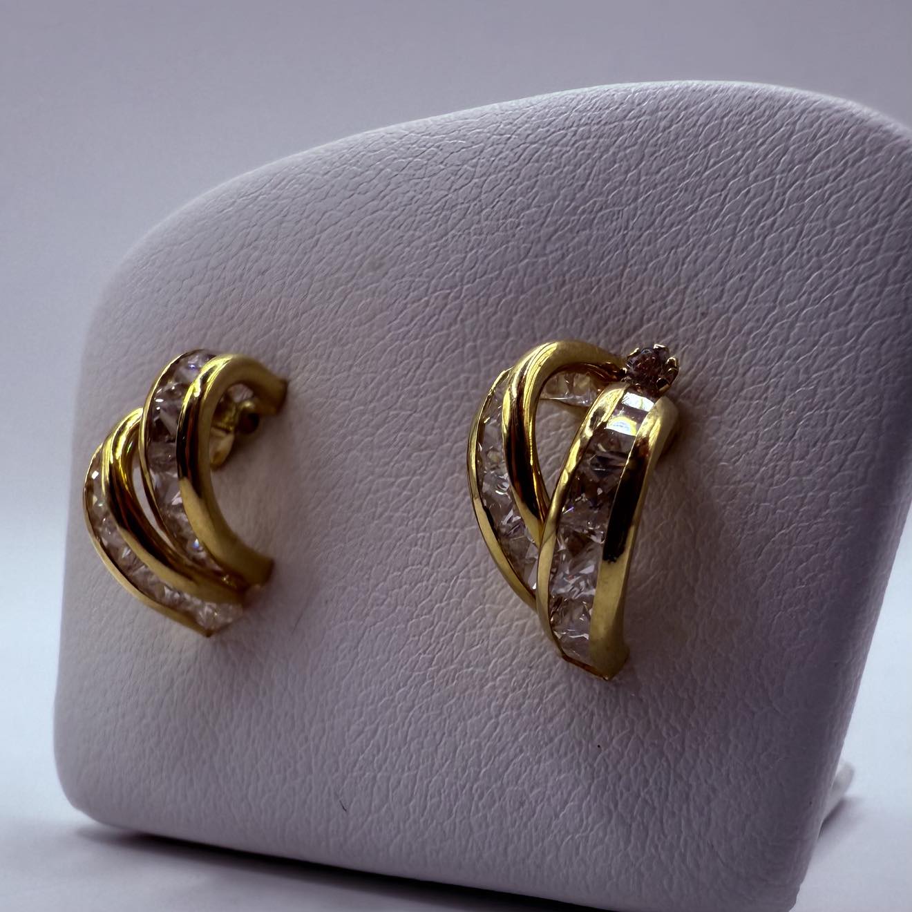 Boucles d'oreilles créoles en or jaune 18K 1.94 Grs