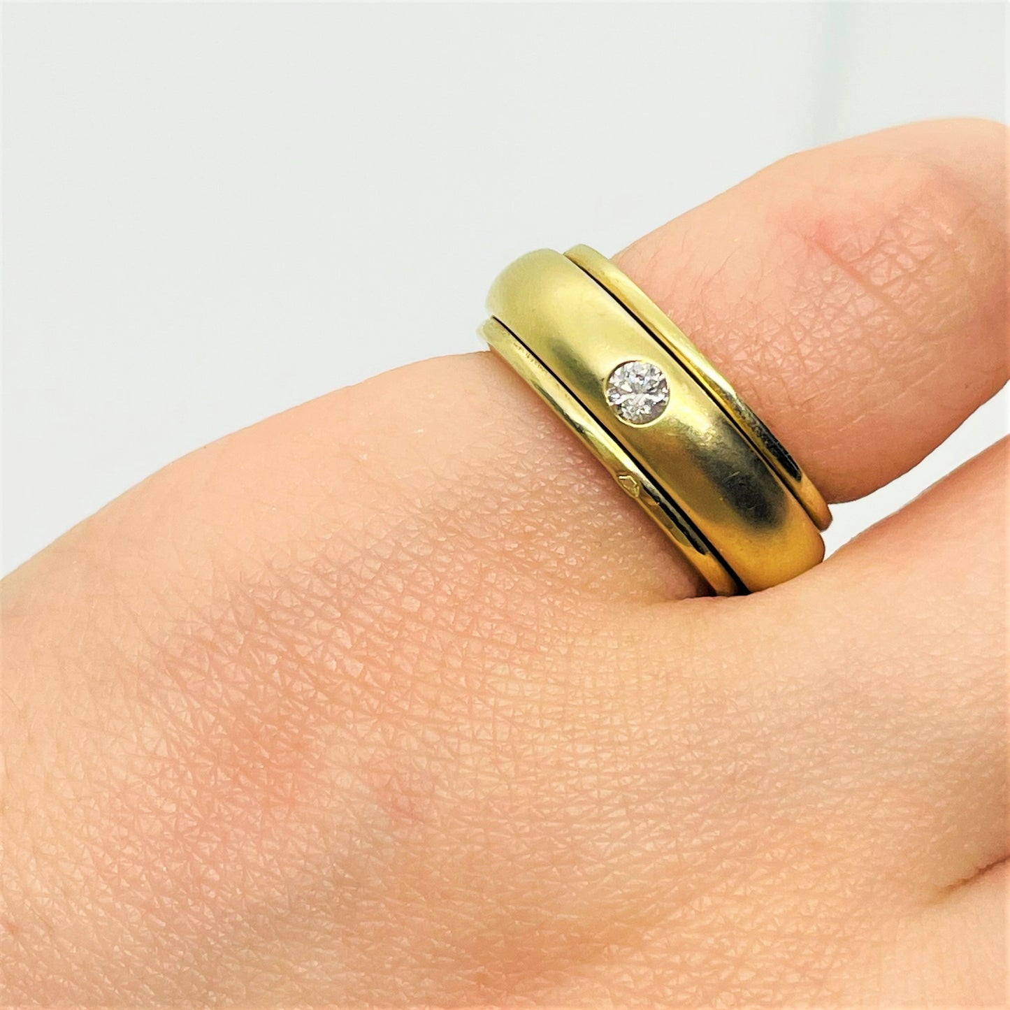 Bague Jonc Anneau Central Mobile Or jaune avec Diamant 0.10ct