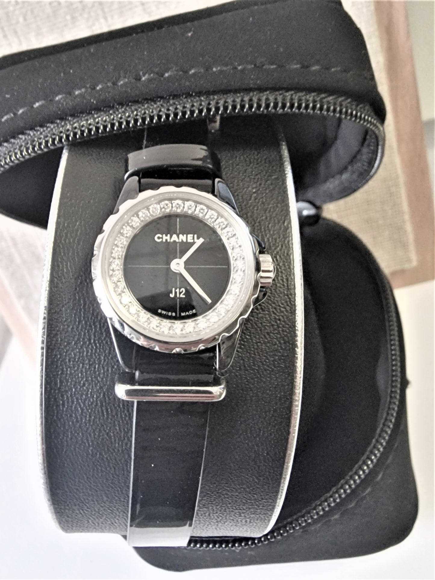 Montre Chanel J12-XS""