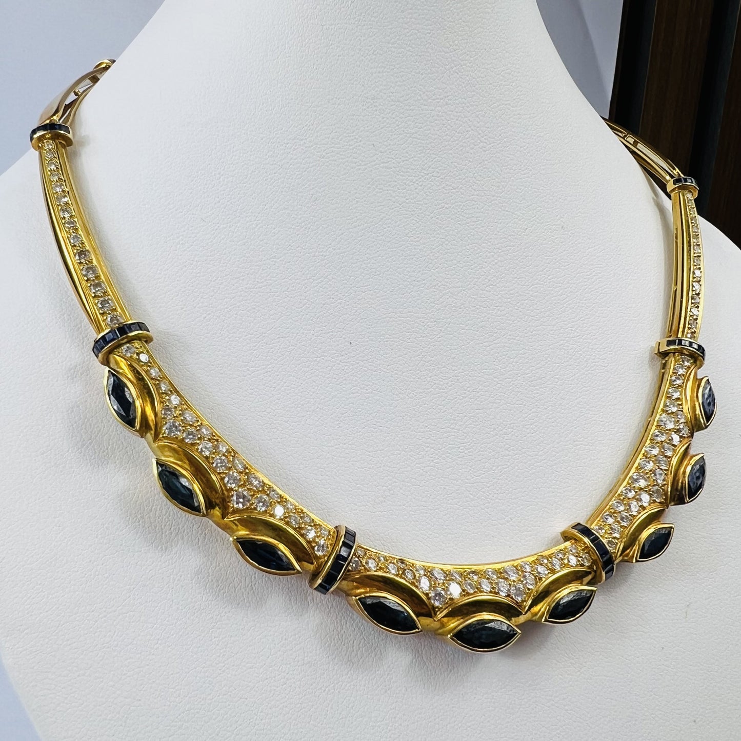 Collier Or Jaune avec Saphir et Diamant