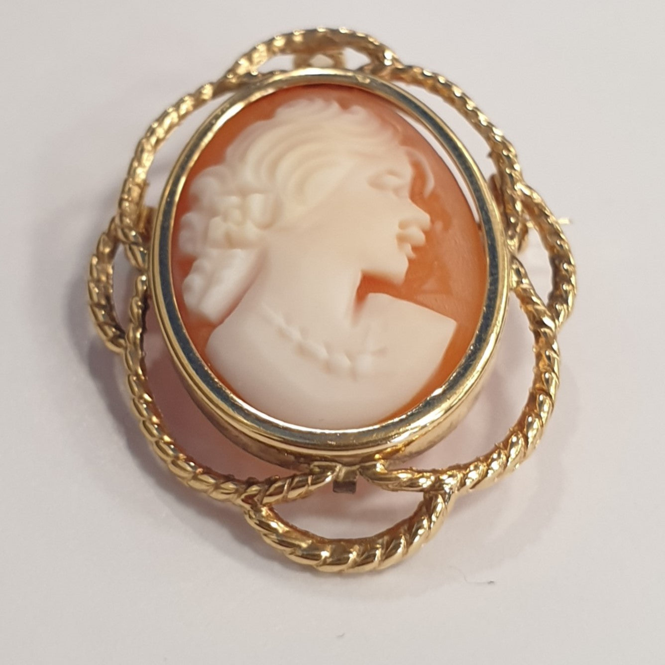 Pendentif/ Broche Or avec Camée