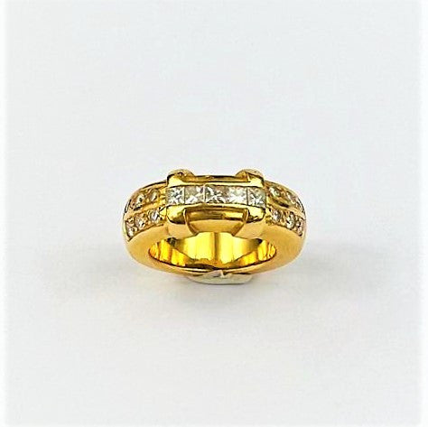 Bague en Or Jaune ornée de Diamants Princesses