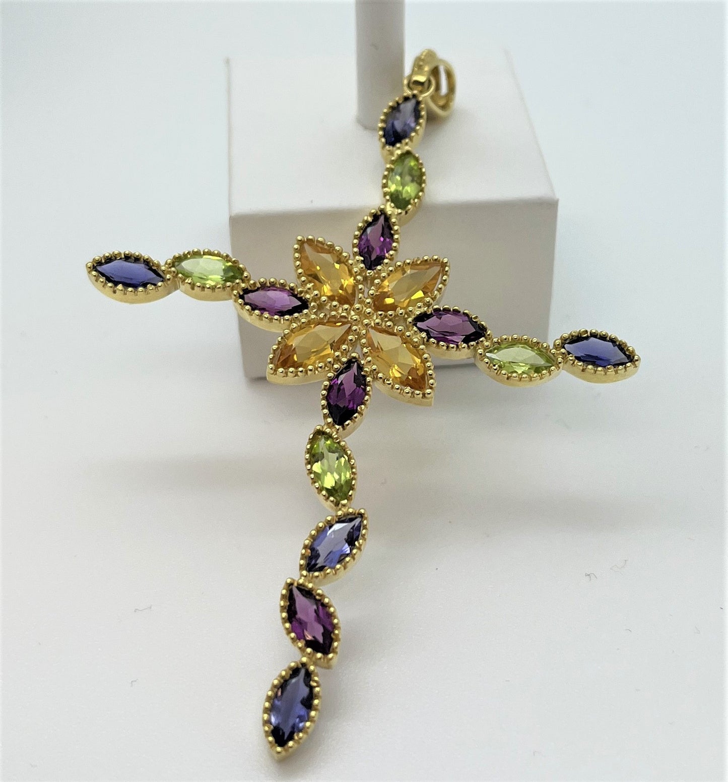 Pendentif Croix Or Jaune avec Pierres Fines