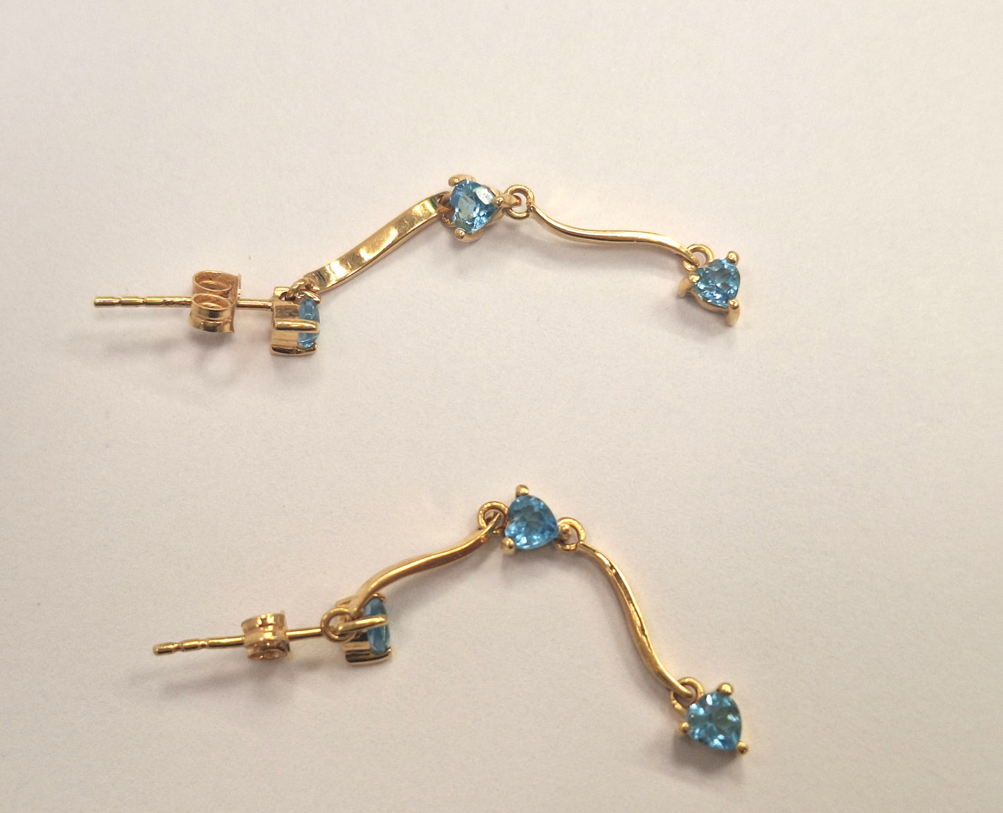 Boucles d'Oreille avec Pierres Bleues