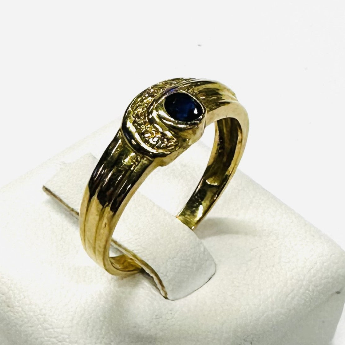 Bague Or Jaune avec Saphir et Diamants