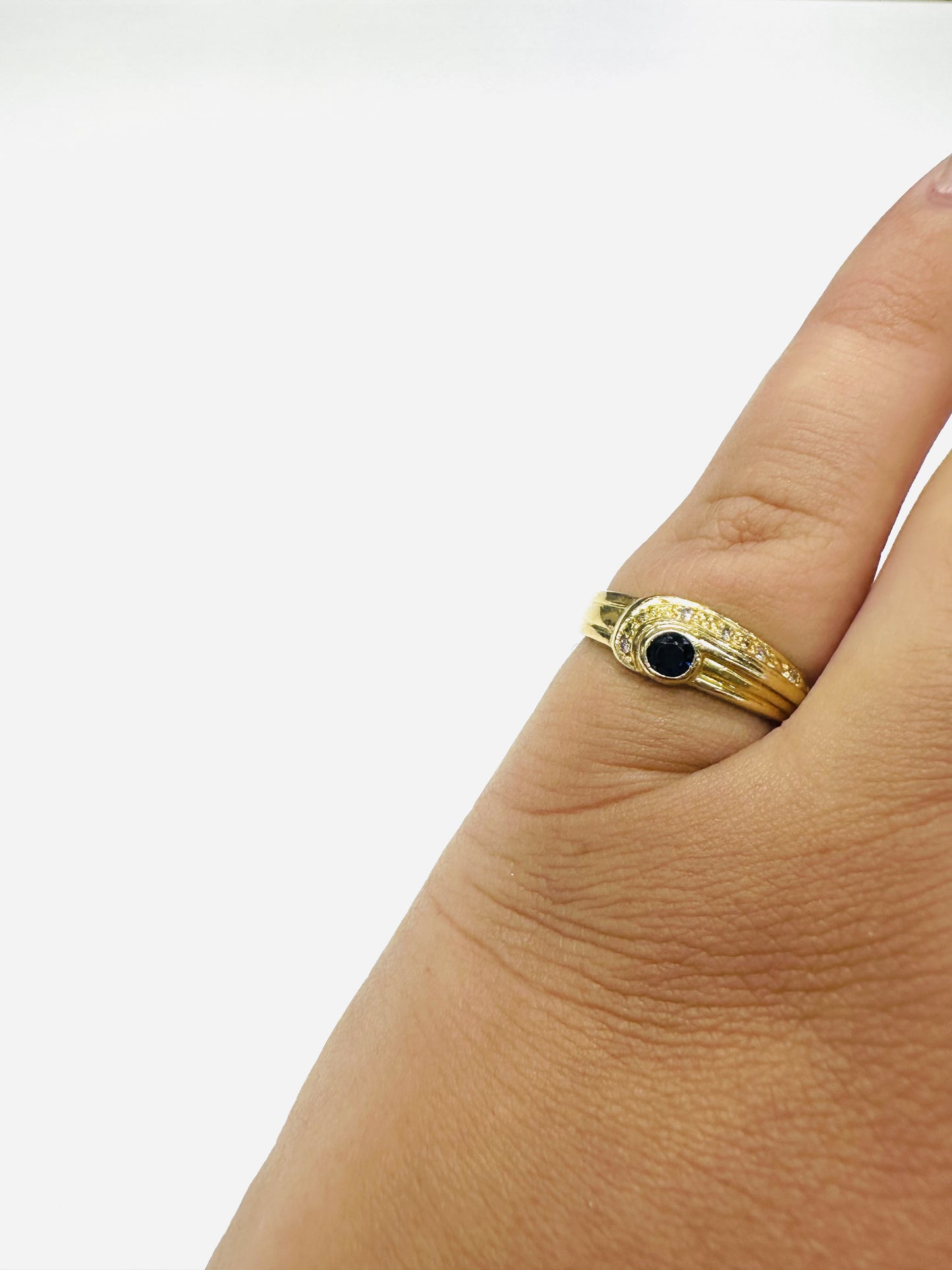 Bague Or Jaune avec Saphir et Diamants