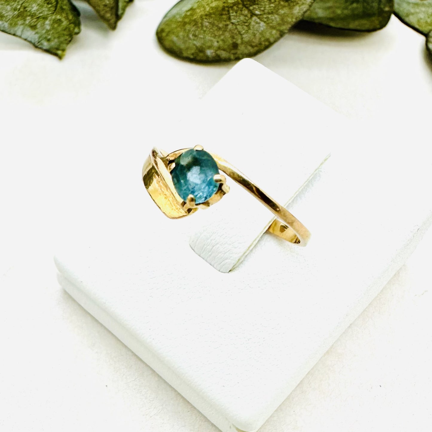 Bague Or Jaune avec Pierre Bleue