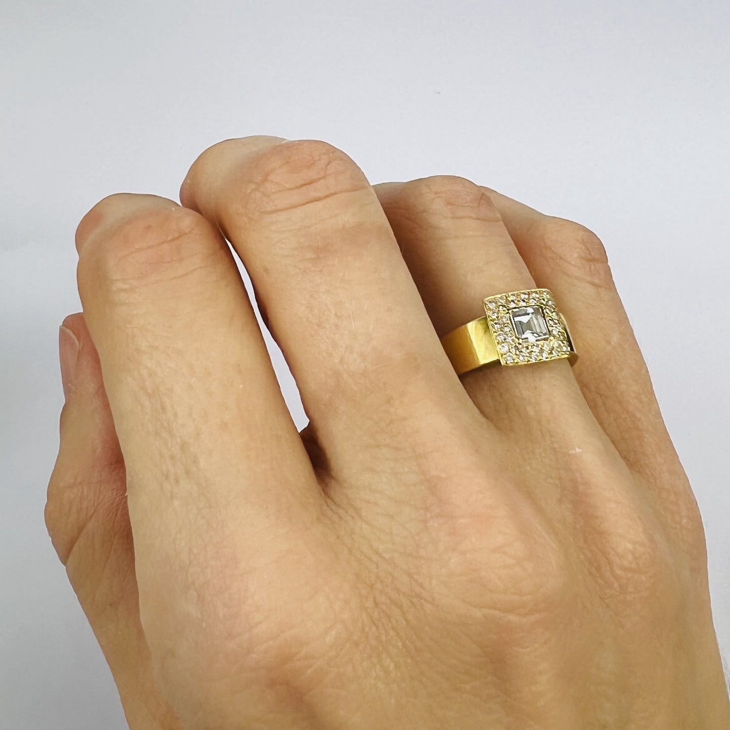 Bague Or avec Diamant Central 0,40ct