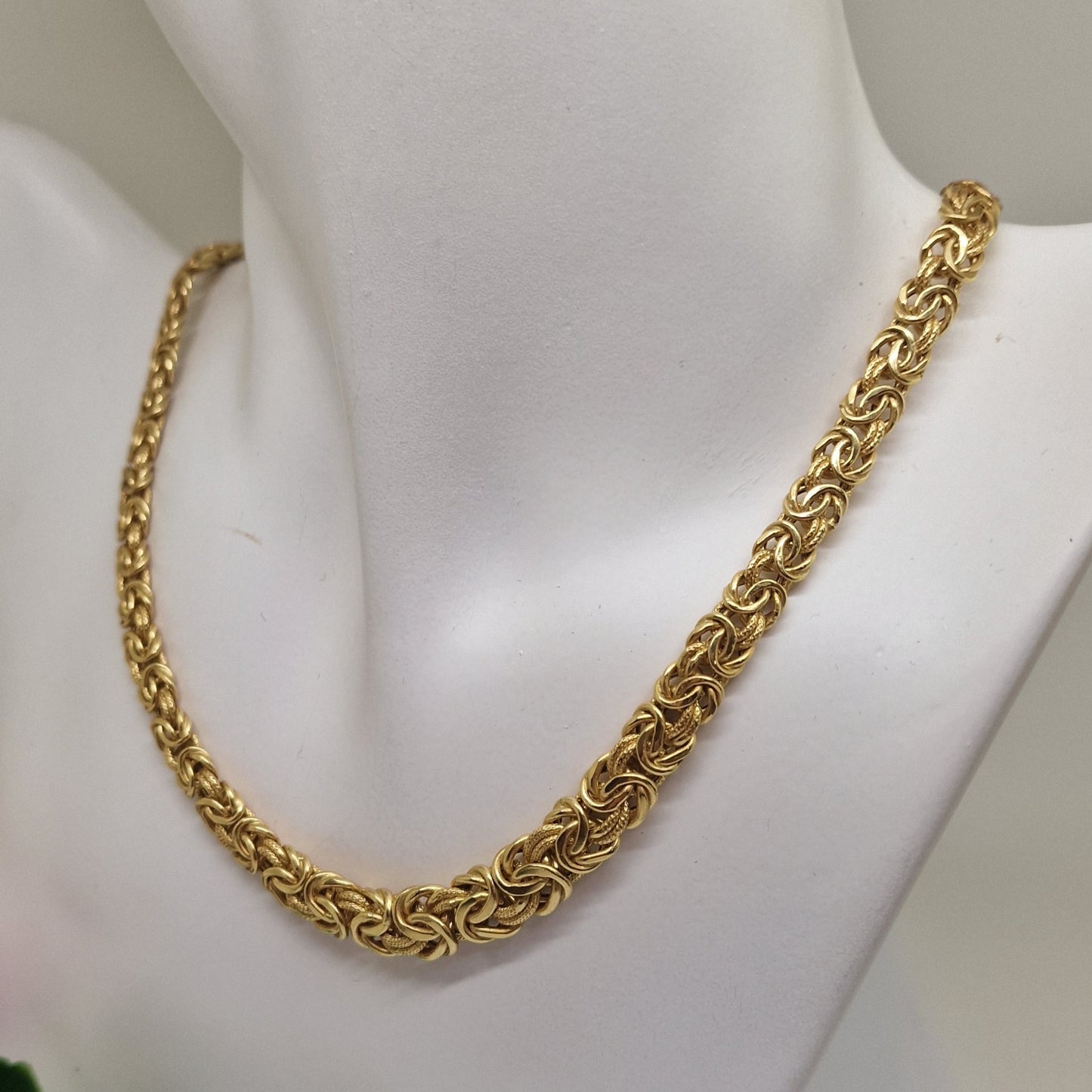 Collier or jaune maille royale